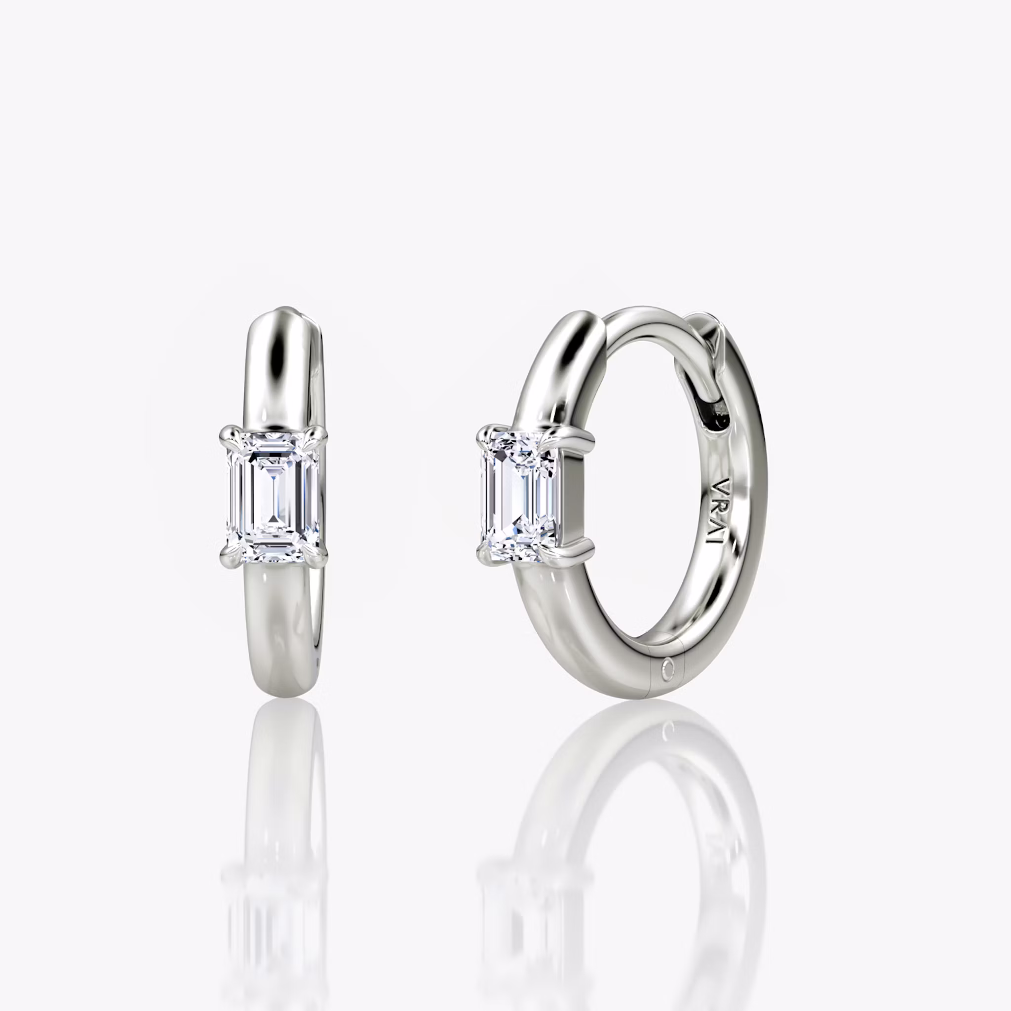 Solitaire Huggie Hoop Emerald | White Gold