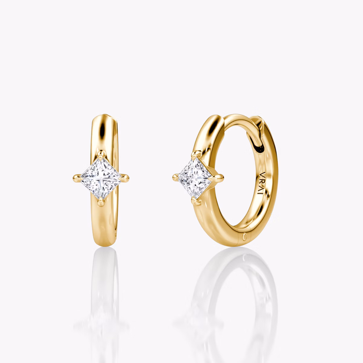 Solitaire Huggie Hoop | Princess | 14k | Yellow Gold