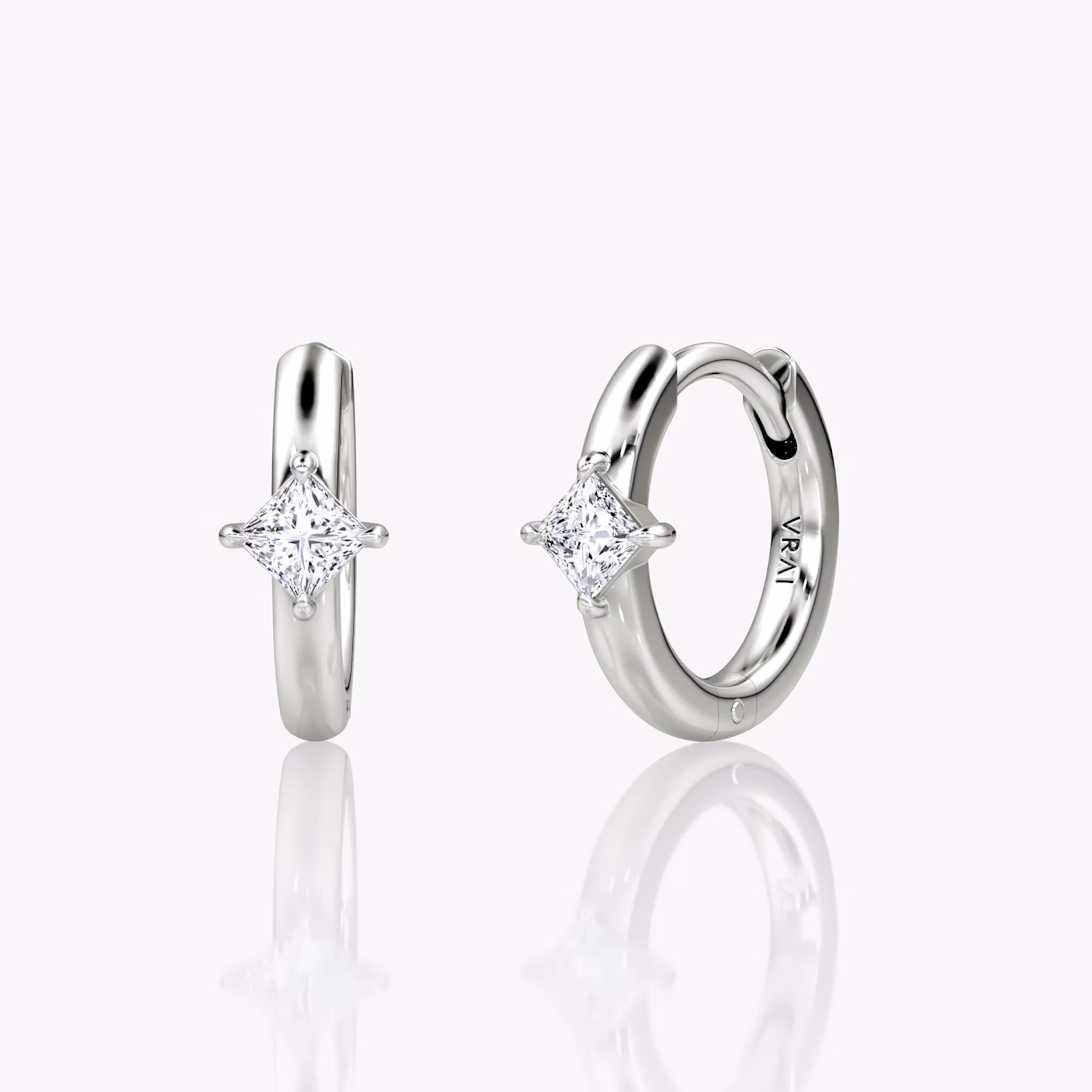 Solitaire Huggie Hoop | Princess | 14k | White Gold