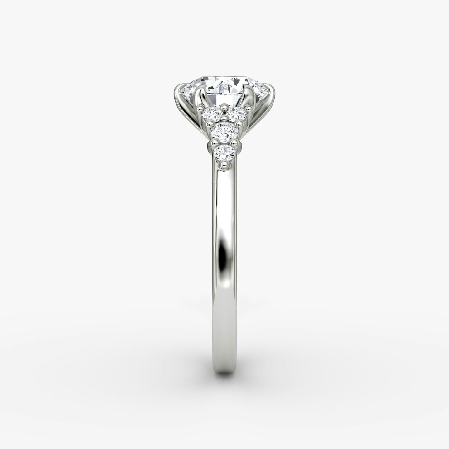 The Round Cluster Heirloom | Round Brilliant | Platinum | bandAccent: Plain | caratWeight: 1.0ct | diamondOrientation: vertical