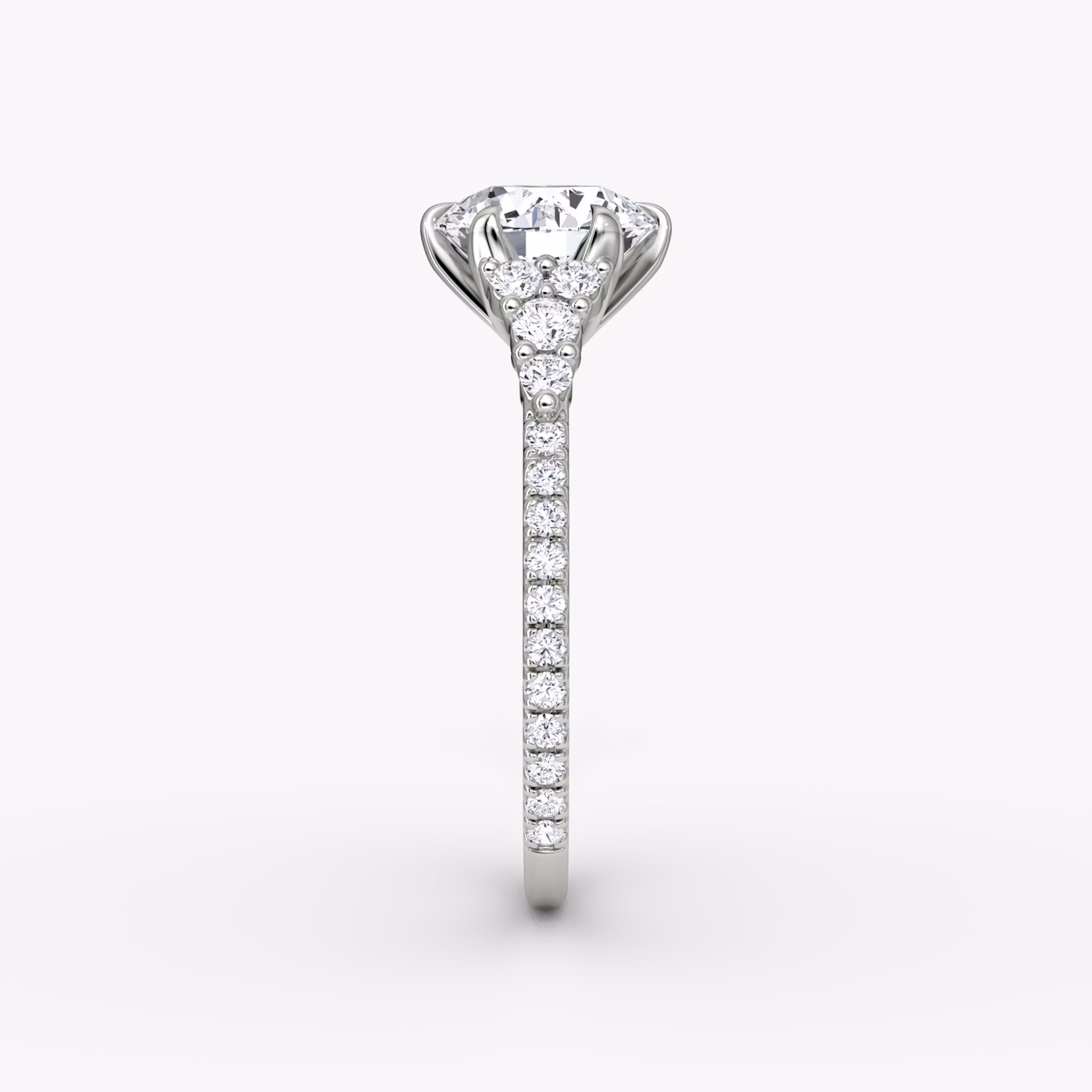 The Round Cluster Heirloom | Rund | 18k | Weißgold | bandAccent: Mit Pavé-Besatz | caratWeight: 2.0ct | diamondOrientation: vertical
