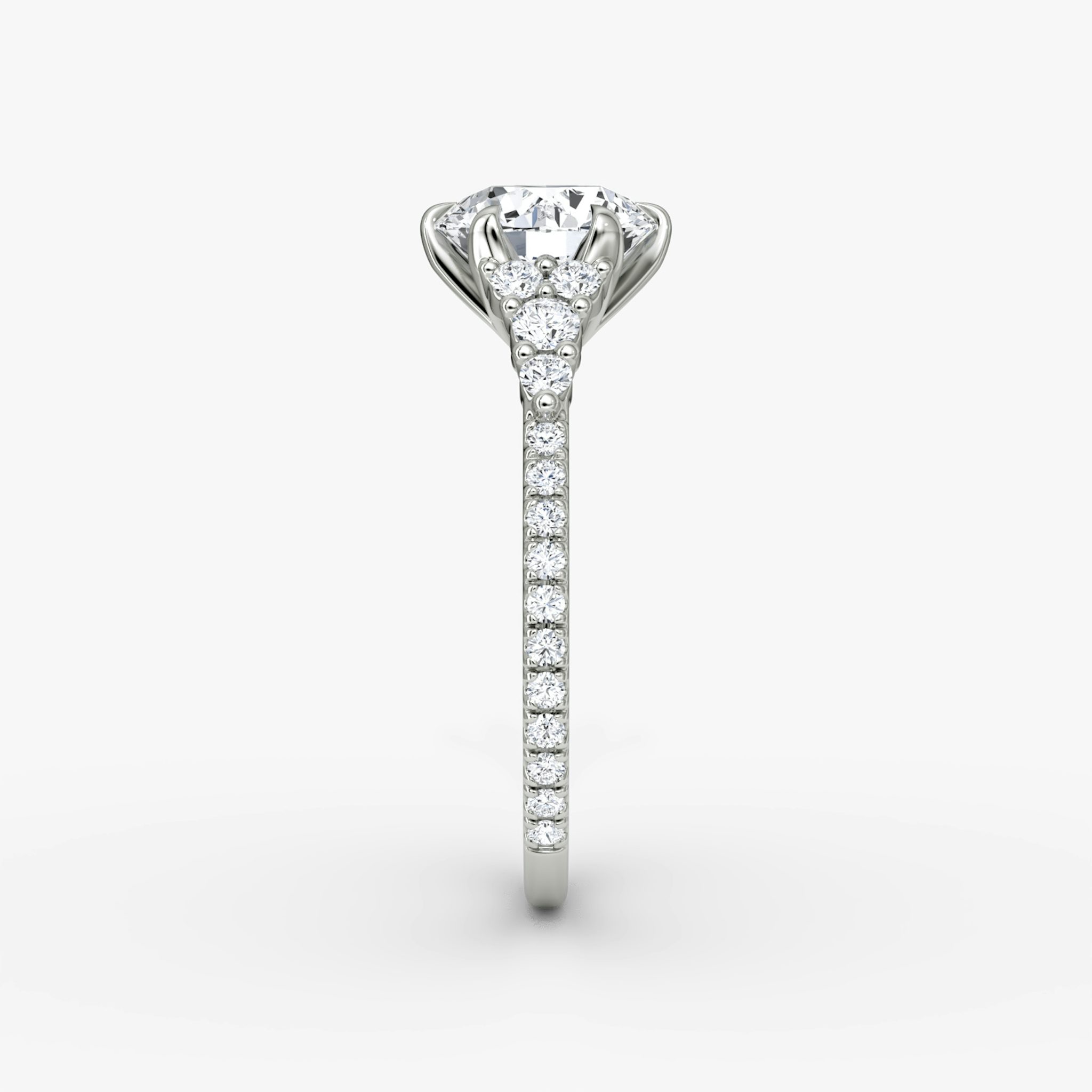 The Round Cluster Heirloom | Rund | Platin | bandAccent: Mit Pavé-Besatz | caratWeight: 1.5ct | diamondOrientation: vertical
