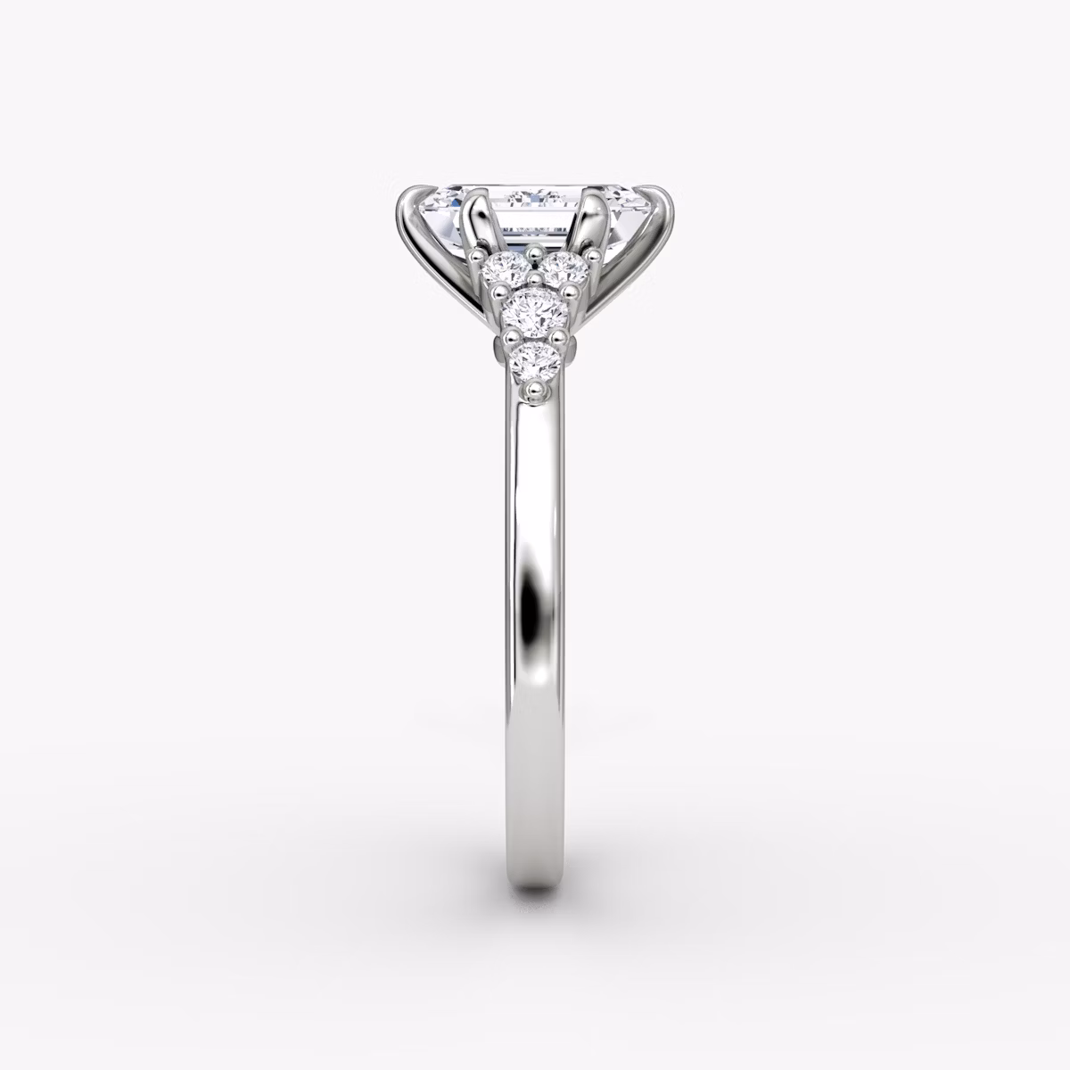The Round Cluster Heirloom | Emerald | Platinum | bandAccent: Plain | diamondOrientation: vertical | caratWeight: other