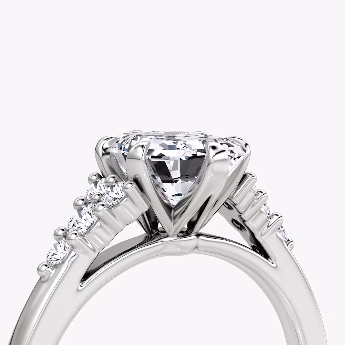 The Round Cluster Heirloom | Emerald | Platinum | bandAccent: Plain | diamondOrientation: vertical | caratWeight: other
