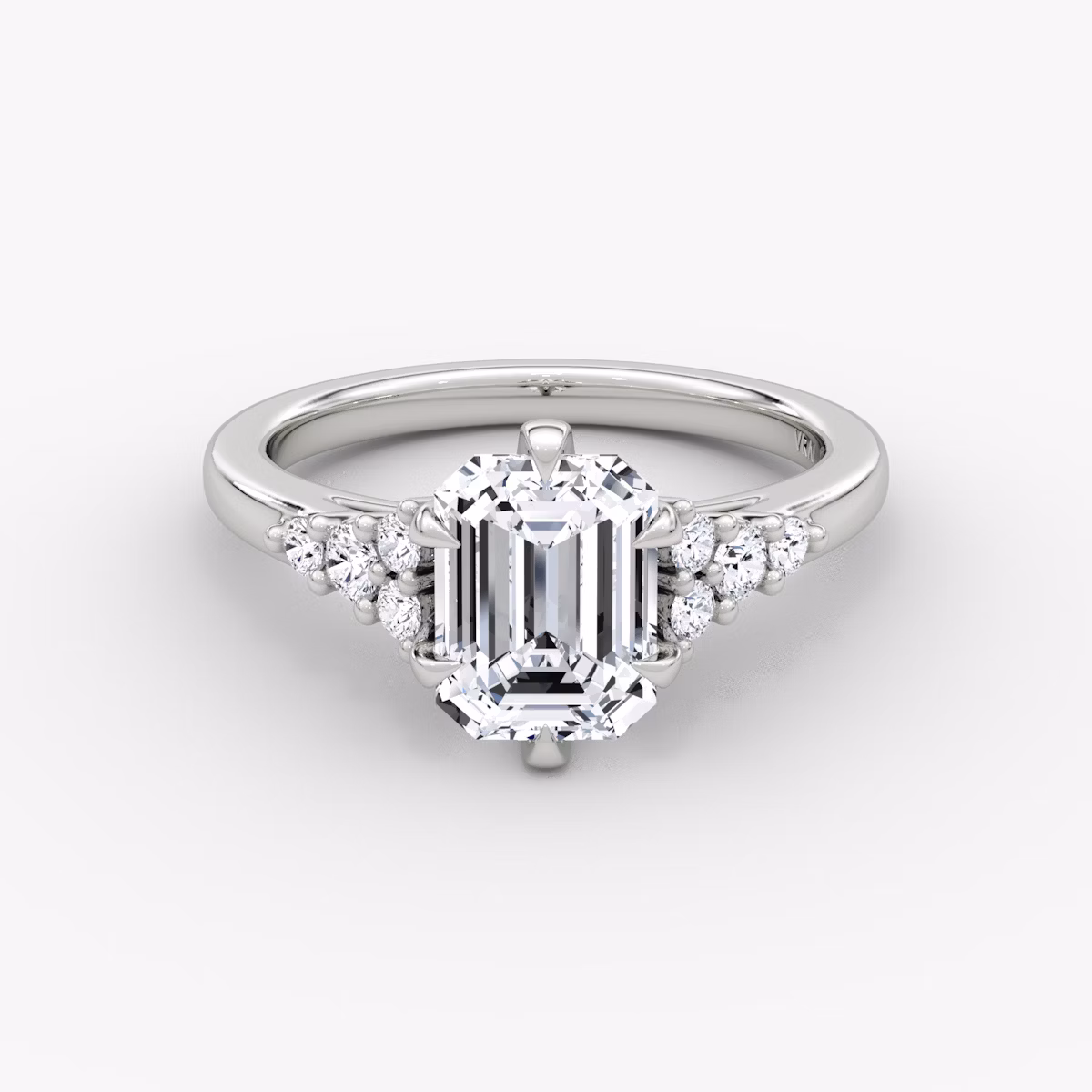 The Round Cluster Heirloom | Emerald | Platinum | bandAccent: Plain | diamondOrientation: vertical | caratWeight: other