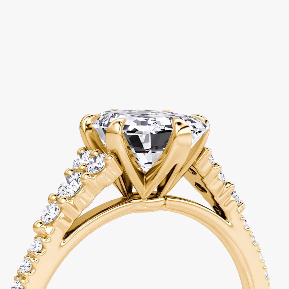 Anillo de compromiso Round Cluster Heirloom | Esmeralda | 18k | Oro amarillo | bandAccent: Pavé | diamondOrientation: vertical | caratWeight: other