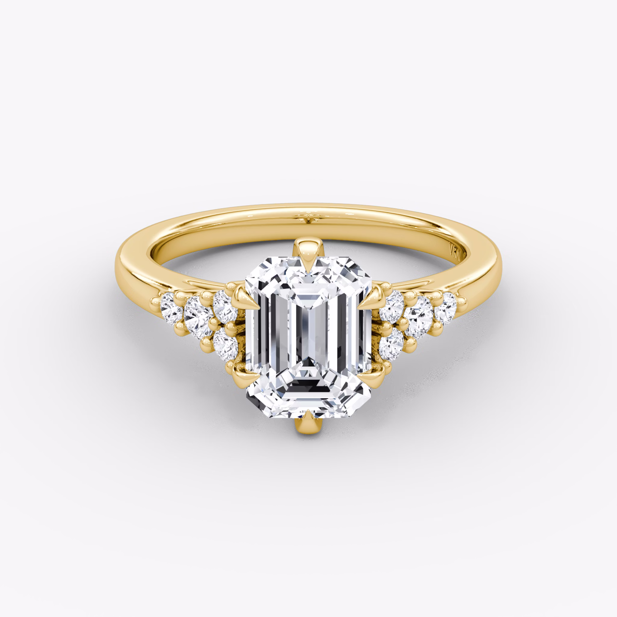 The Round Cluster Heirloom | Emerald | 18k | Yellow Gold | bandAccent: Plain | diamondOrientation: vertical | caratWeight: other