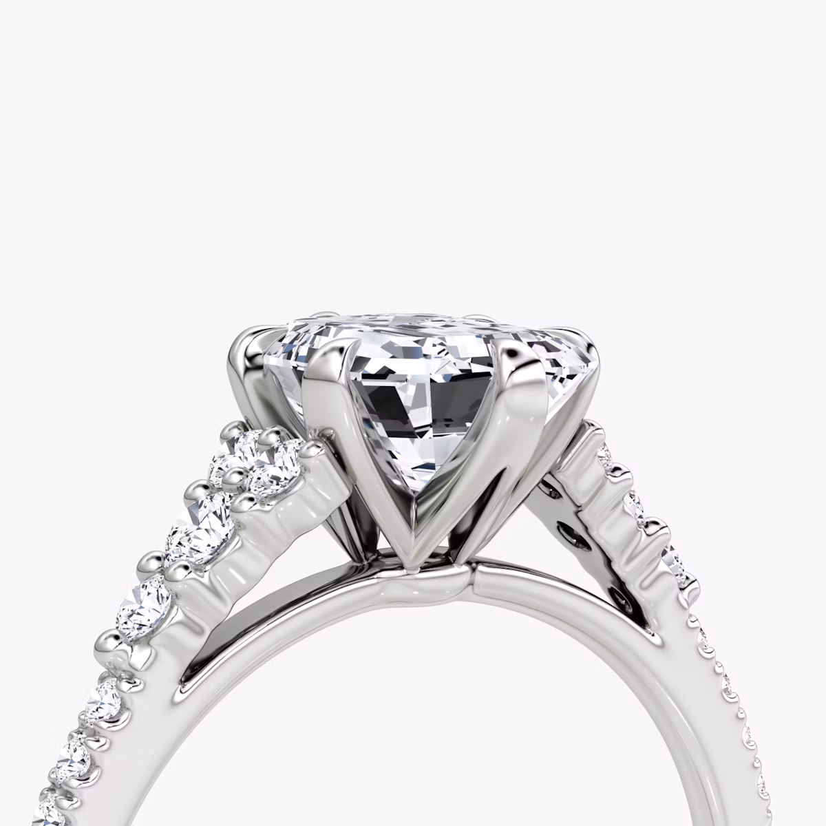 The Round Cluster Heirloom | Emerald | 18k | White Gold | bandAccent: Pavé | diamondOrientation: vertical | caratWeight: other