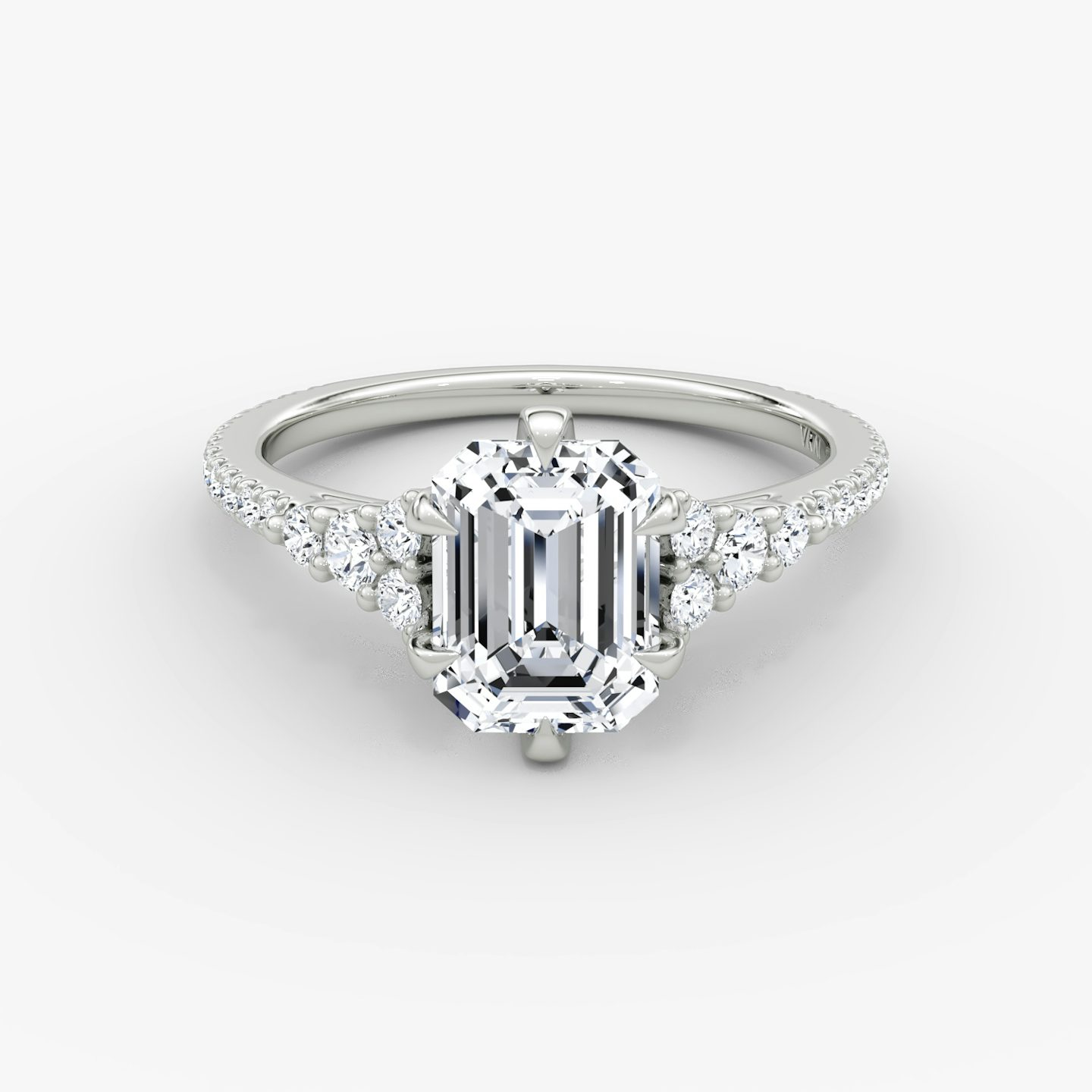 The Round Cluster Heirloom | Emerald | 18k | White Gold | bandAccent: Pavé | diamondOrientation: vertical | caratWeight: other