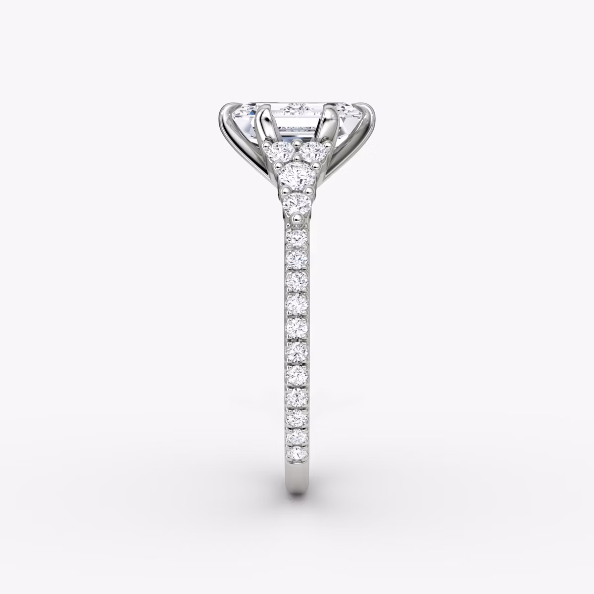 The Round Cluster Heirloom | Emerald | 18k | White Gold | bandAccent: Pavé | diamondOrientation: vertical | caratWeight: other