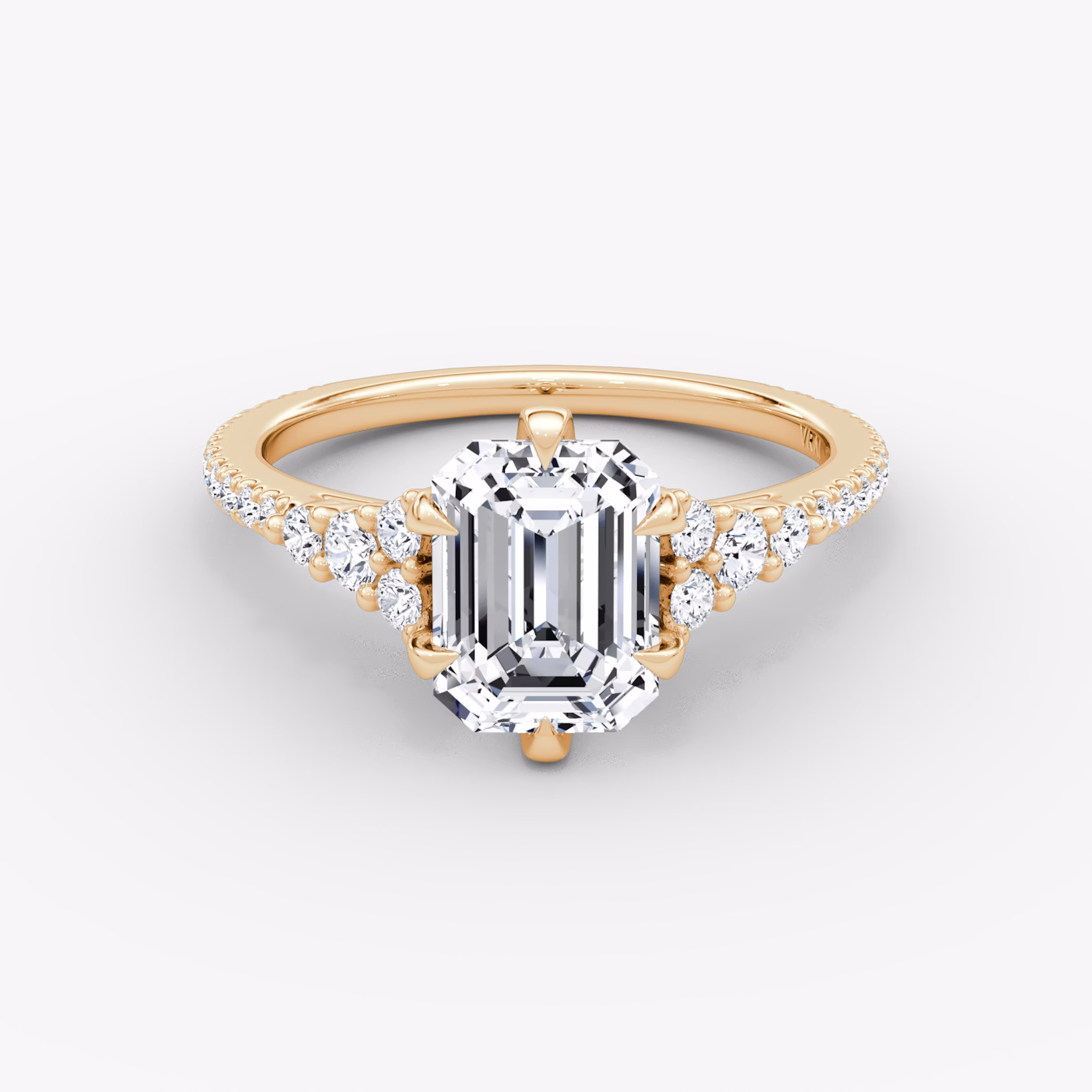 The Round Cluster Heirloom | Emerald | 14k | Roségold | bandAccent: Mit Pavé-Besatz | diamondOrientation: vertical | caratWeight: other