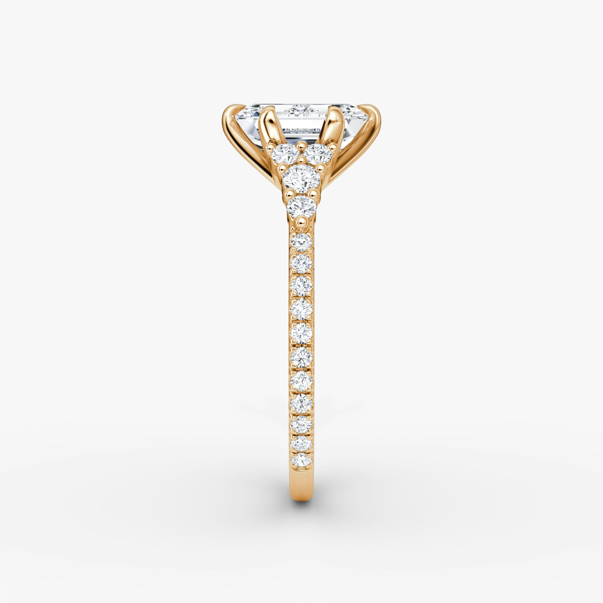 The Round Cluster Heirloom | Emerald | 14k | Roségold | bandAccent: Mit Pavé-Besatz | diamondOrientation: vertical | caratWeight: other