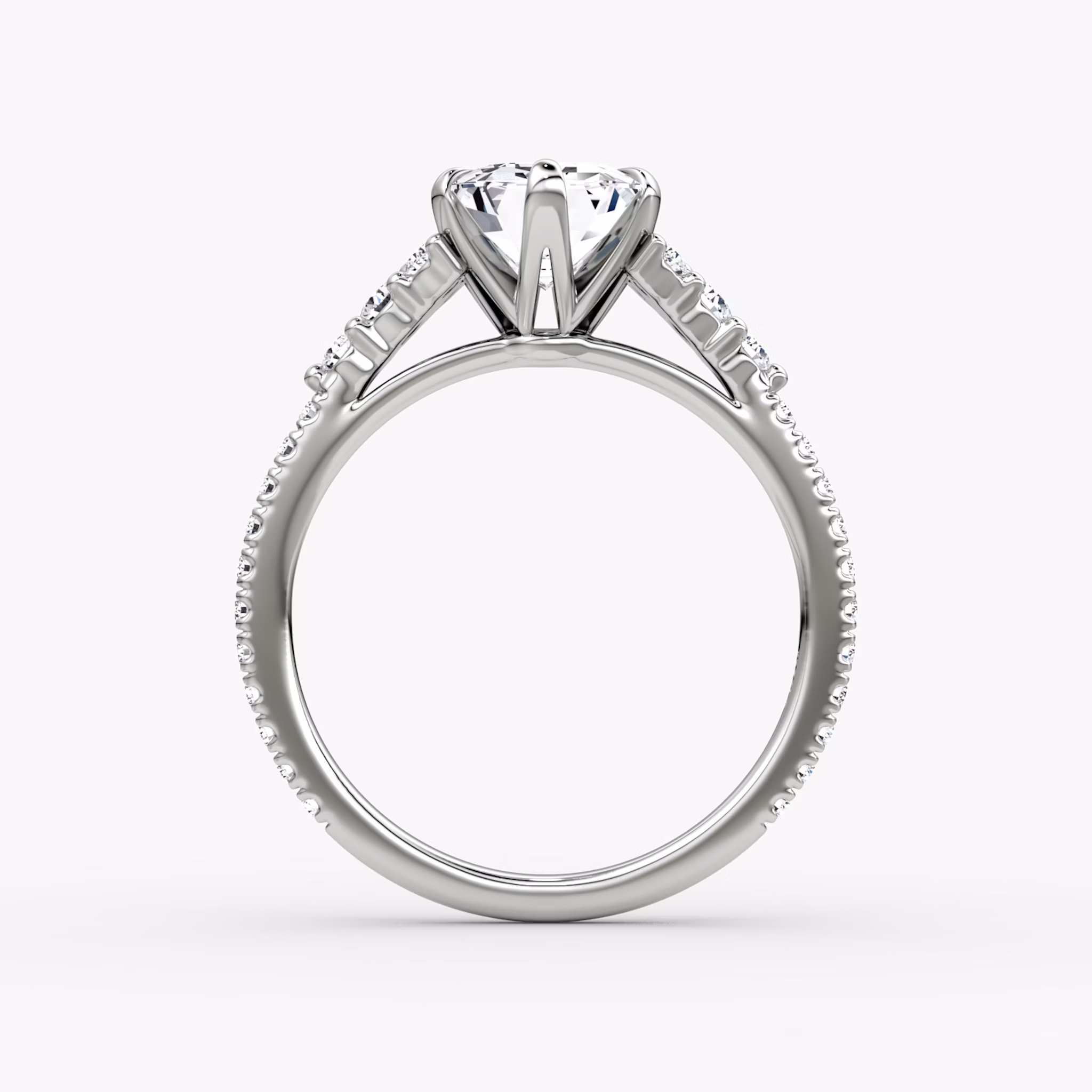 The Round Cluster Heirloom | Emerald | Platin | bandAccent: Mit Pavé-Besatz | diamondOrientation: vertical | caratWeight: other