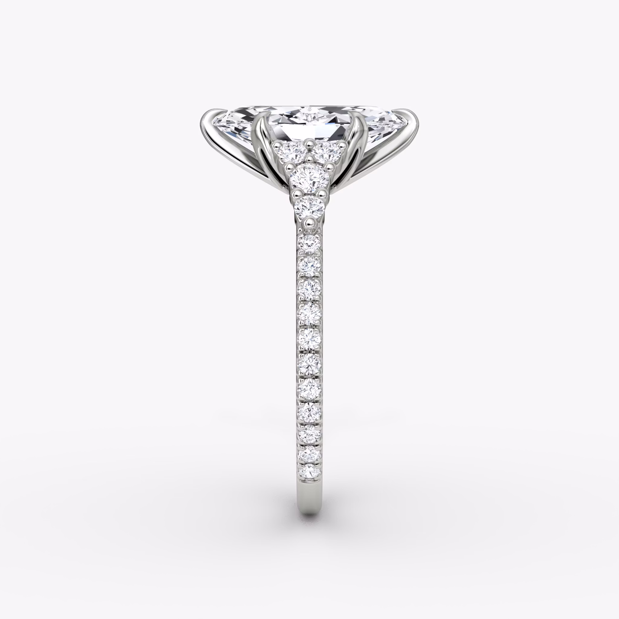 The Round Cluster Heirloom | Marquise | 18k | Weißgold | bandAccent: Mit Pavé-Besatz | diamondOrientation: vertical | caratWeight: other