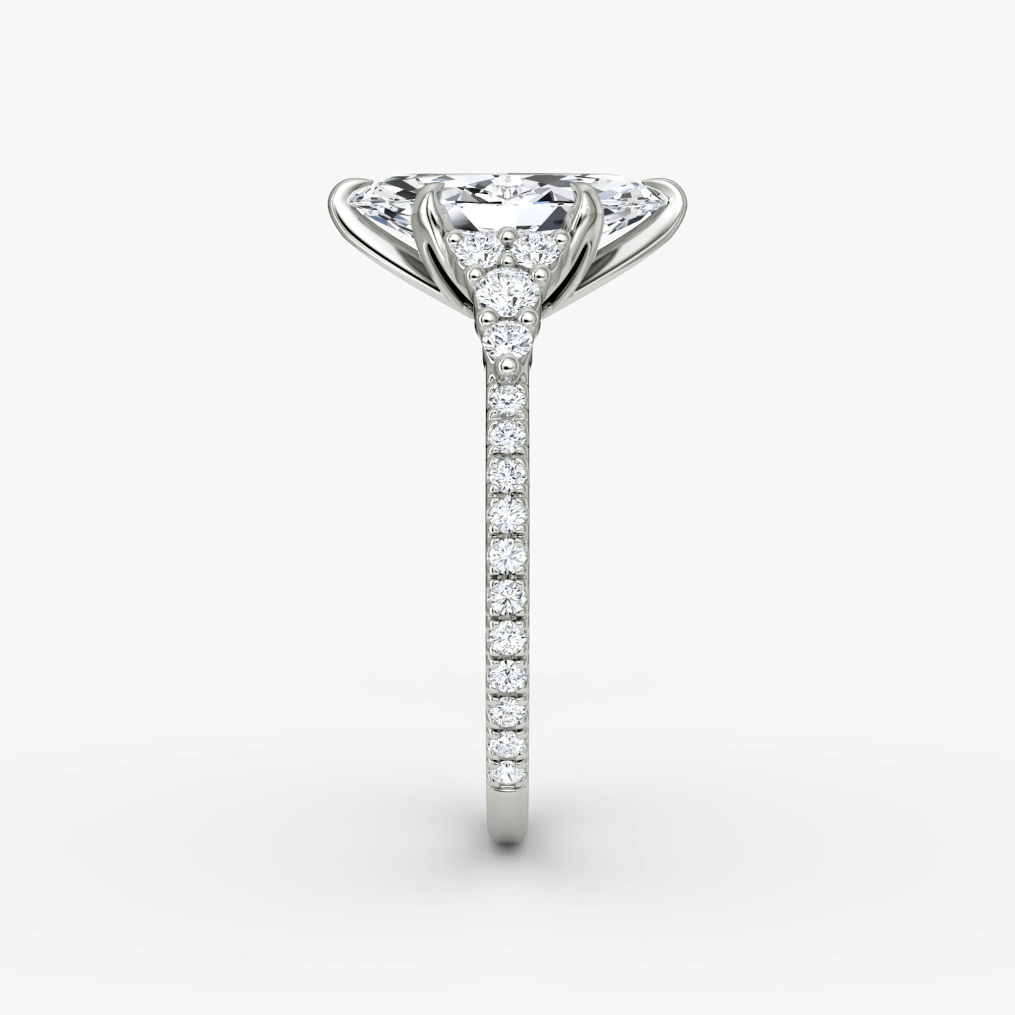 The Round Cluster Heirloom | Marquise | 18k | Weißgold | bandAccent: Mit Pavé-Besatz | diamondOrientation: vertical | caratWeight: other