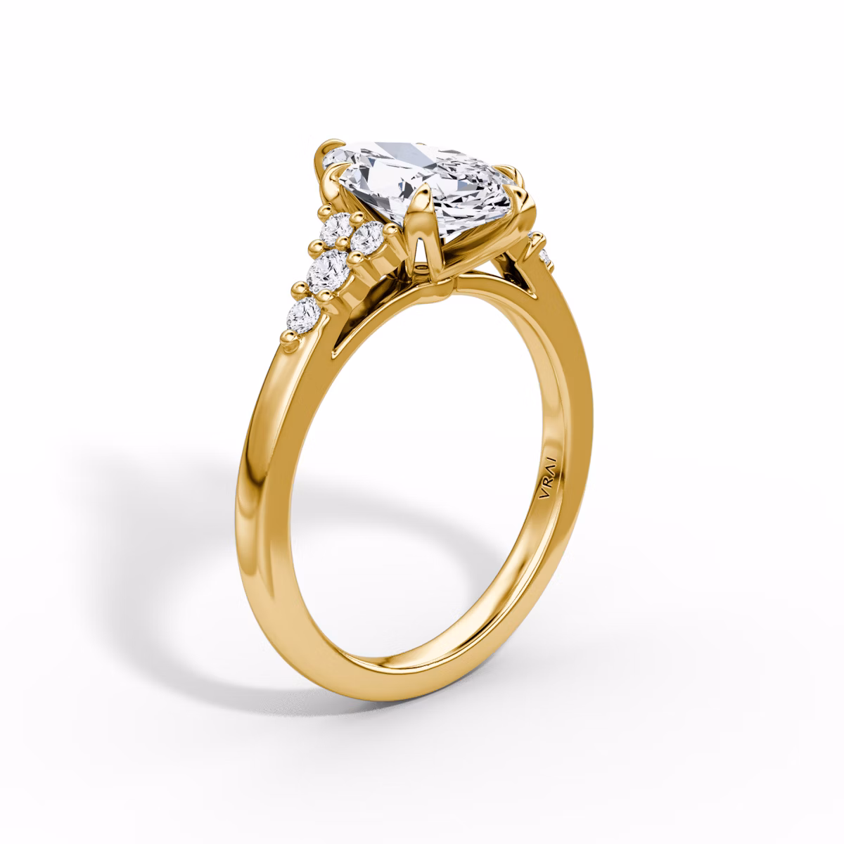 The Round Cluster Heirloom | Marquise | 18k | Yellow Gold | bandAccent: Plain | diamondOrientation: vertical | caratWeight: other