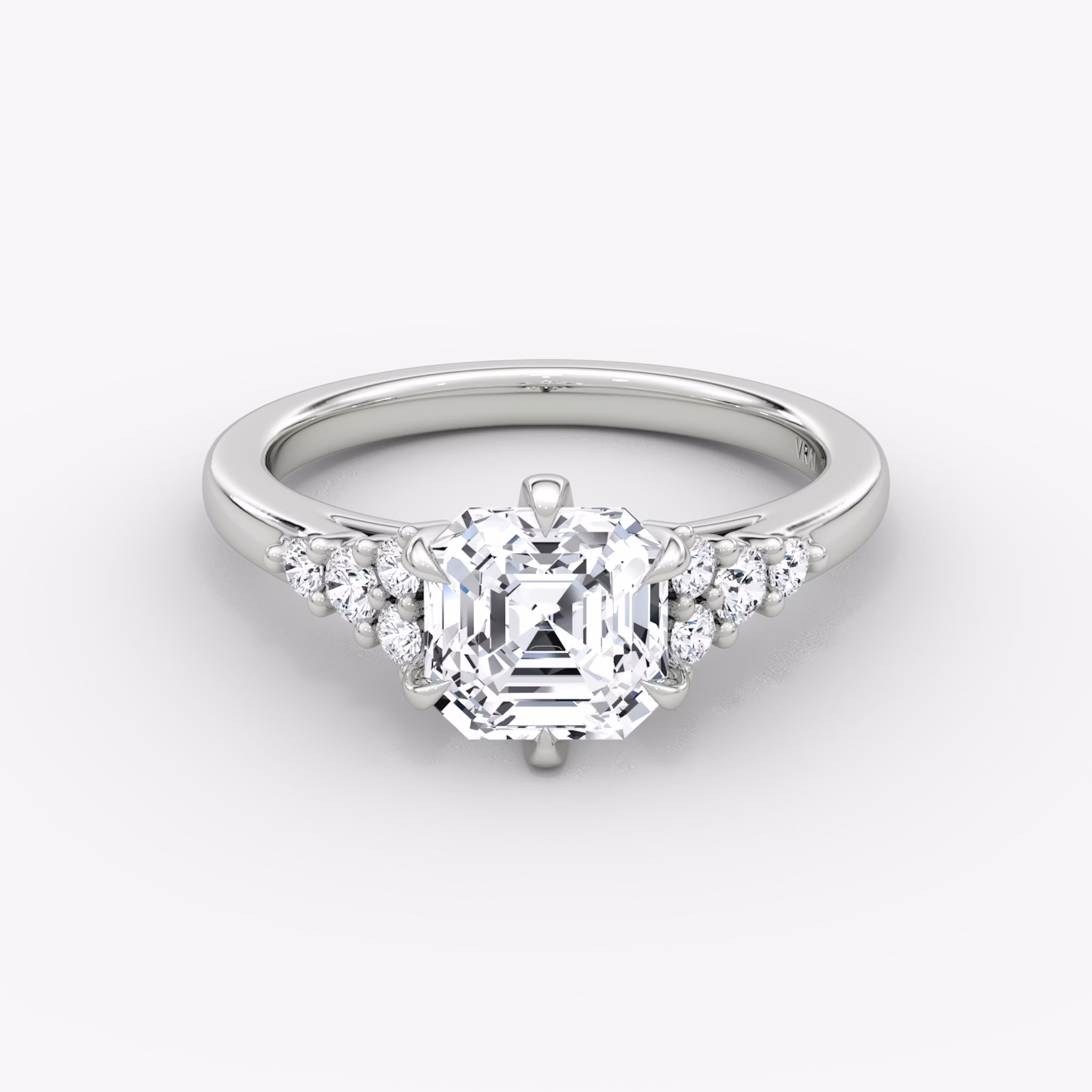 The Round Cluster Heirloom | Asscher | Platin | bandAccent: Ohne Pavé-Besatz | diamondOrientation: vertical | caratWeight: other