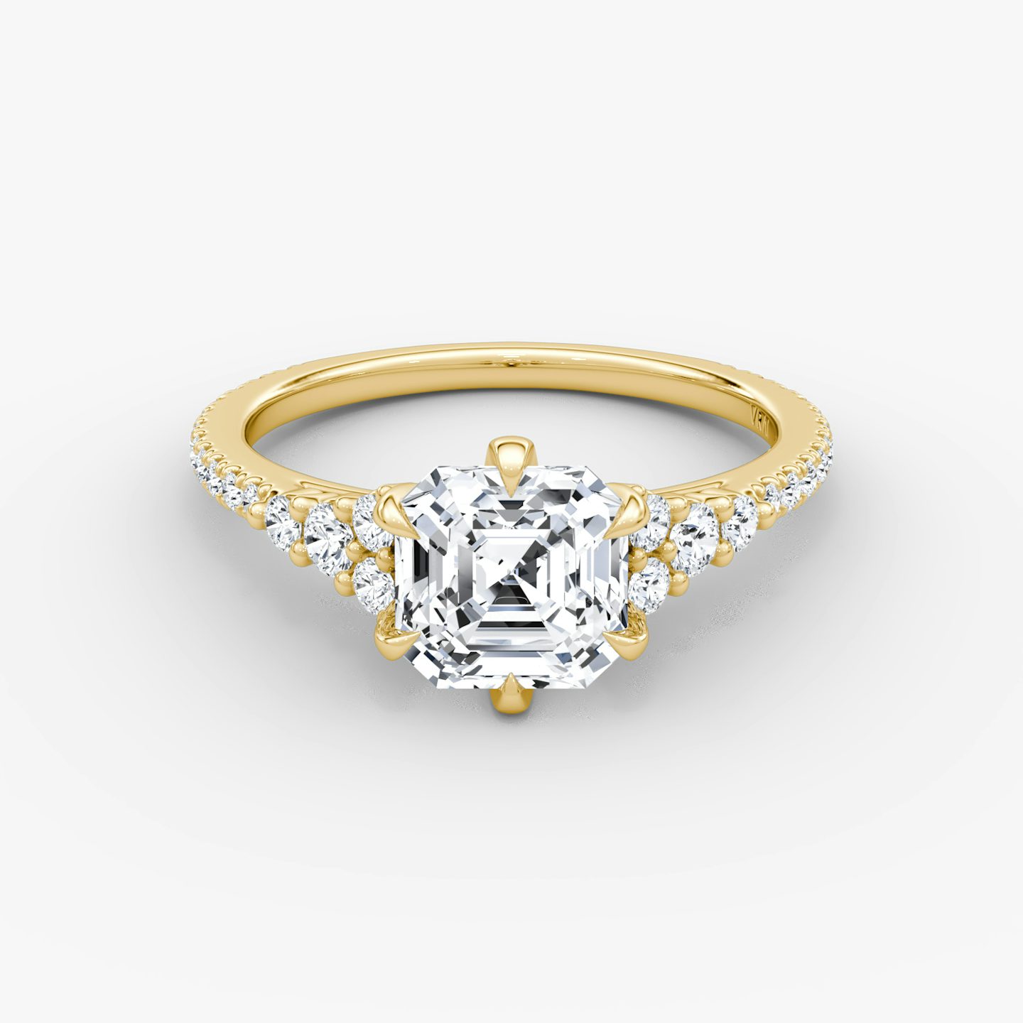 The Round Cluster Heirloom | Asscher | 18k | Yellow Gold | bandAccent: Pavé | diamondOrientation: vertical | caratWeight: other