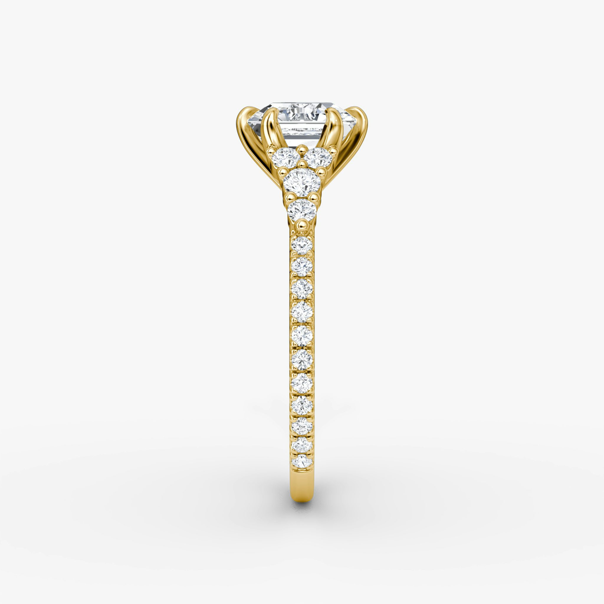 Anillo de compromiso Round Cluster Heirloom | Asscher | 18k | Oro amarillo | bandAccent: Pavé | diamondOrientation: vertical | caratWeight: other