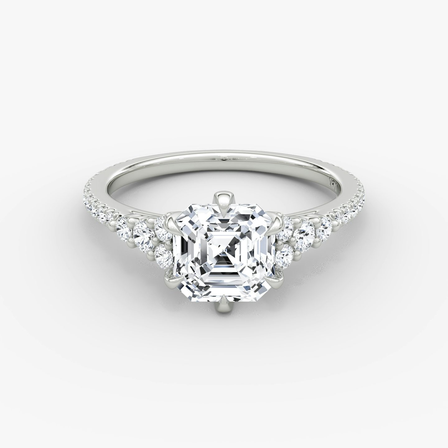 The Round Cluster Heirloom | Asscher | 18k | White Gold | bandAccent: Pavé | diamondOrientation: vertical | caratWeight: other