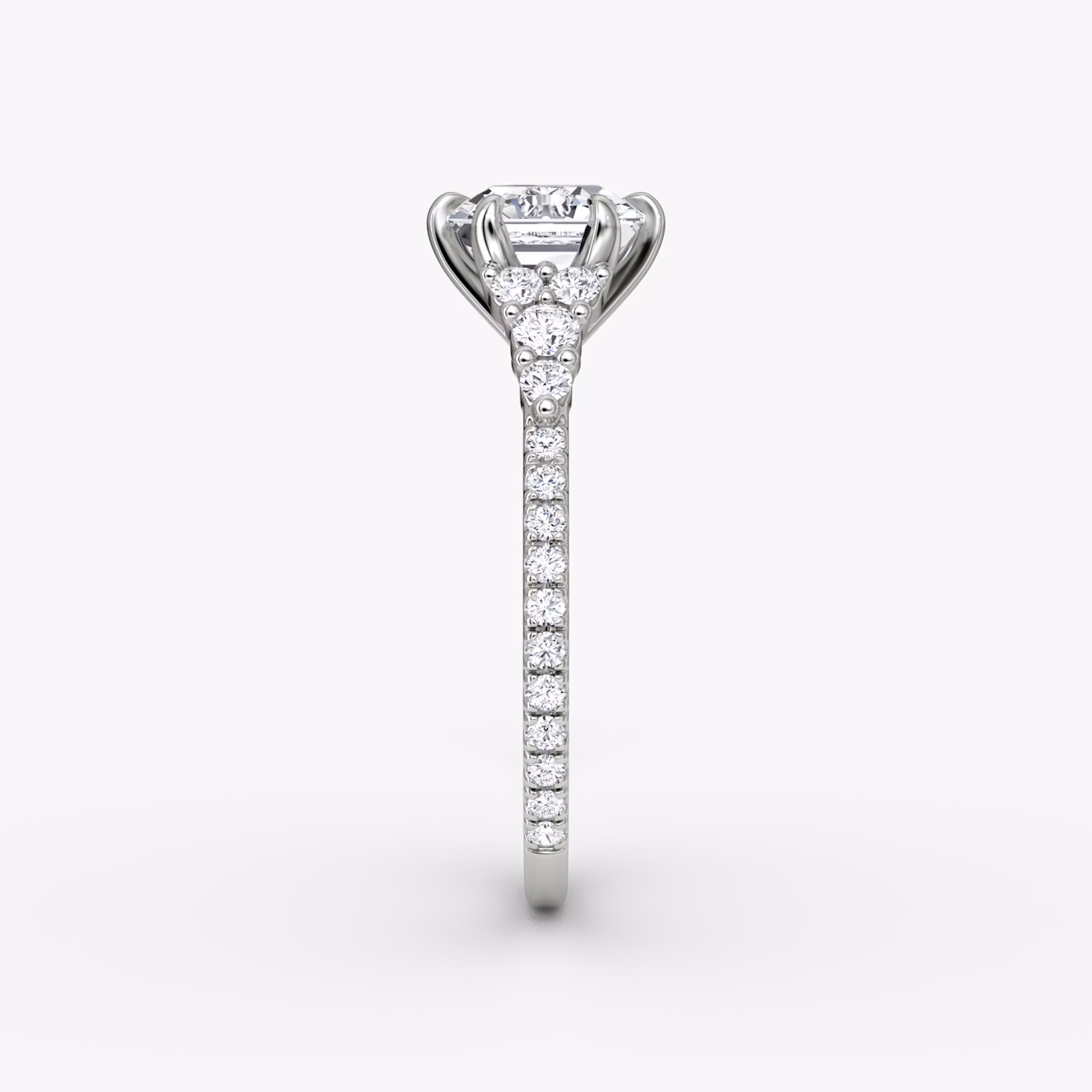 The Round Cluster Heirloom | Asscher | Platin | bandAccent: Mit Pavé-Besatz | diamondOrientation: vertical | caratWeight: other