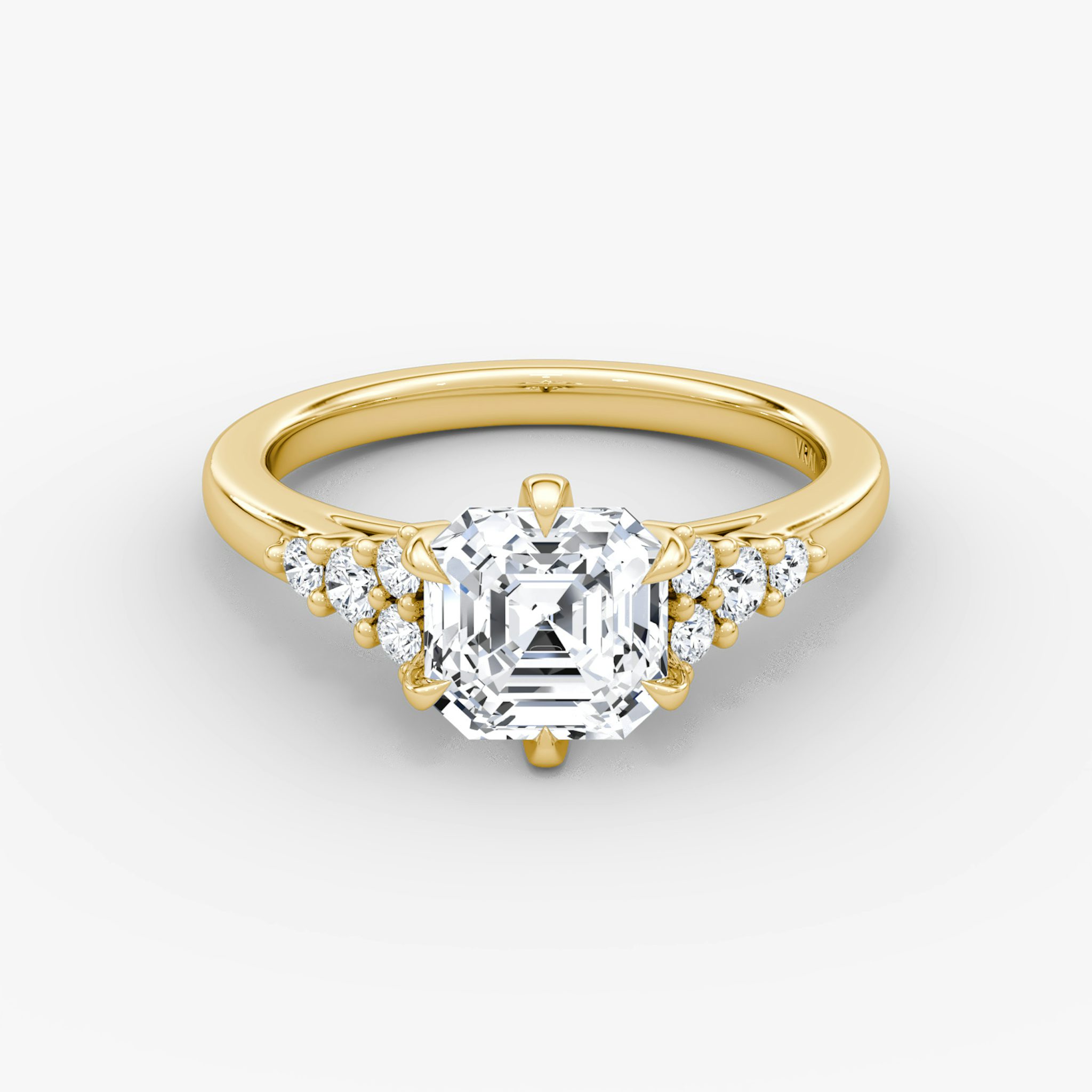 The Round Cluster Heirloom | Asscher | 18k | Gelbgold | bandAccent: Ohne Pavé-Besatz | diamondOrientation: vertical | caratWeight: other