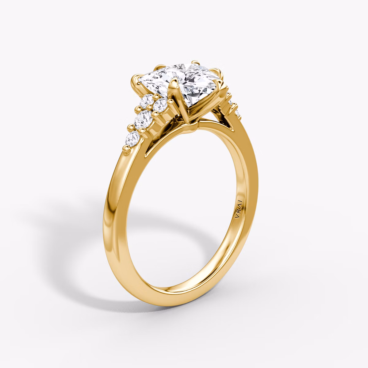 The Round Cluster Heirloom | Trillion | 18k | Yellow Gold | bandAccent: Plain | diamondOrientation: vertical | caratWeight: other