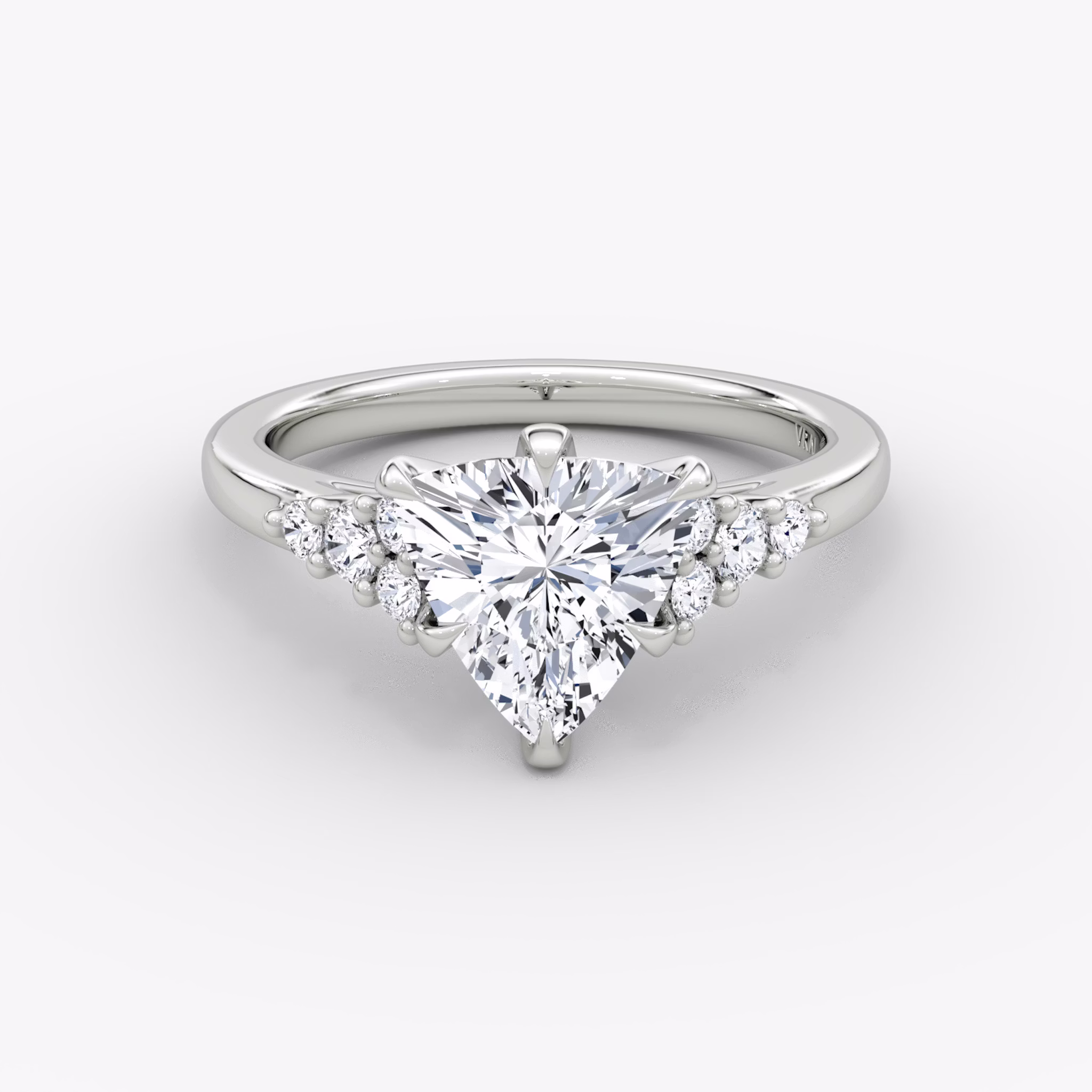 The Round Cluster Heirloom | Trillant | Platin | bandAccent: Ohne Pavé-Besatz | diamondOrientation: vertical | caratWeight: other