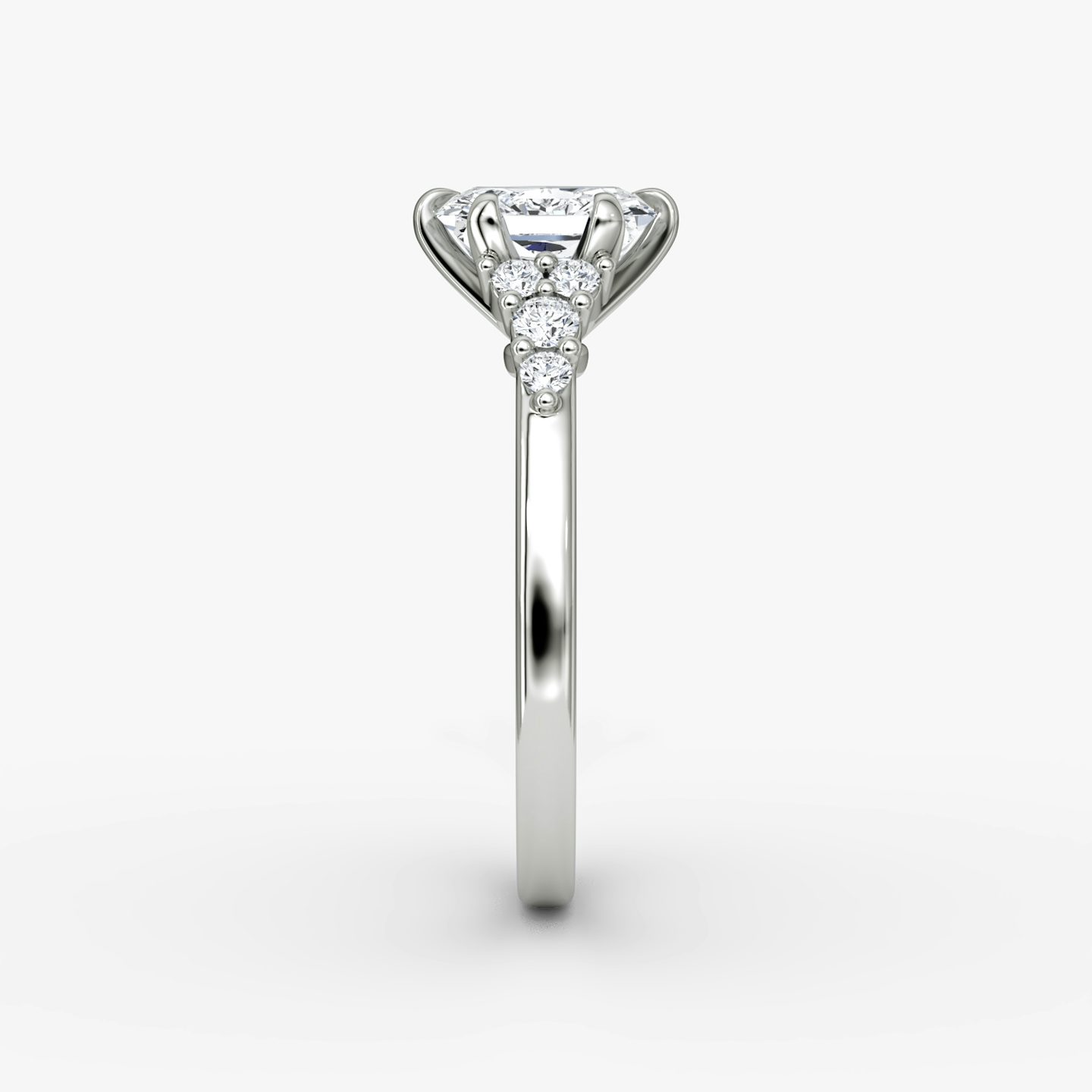 The Round Cluster Heirloom | Radiant | Platinum | bandAccent: Plain | diamondOrientation: vertical | caratWeight: other
