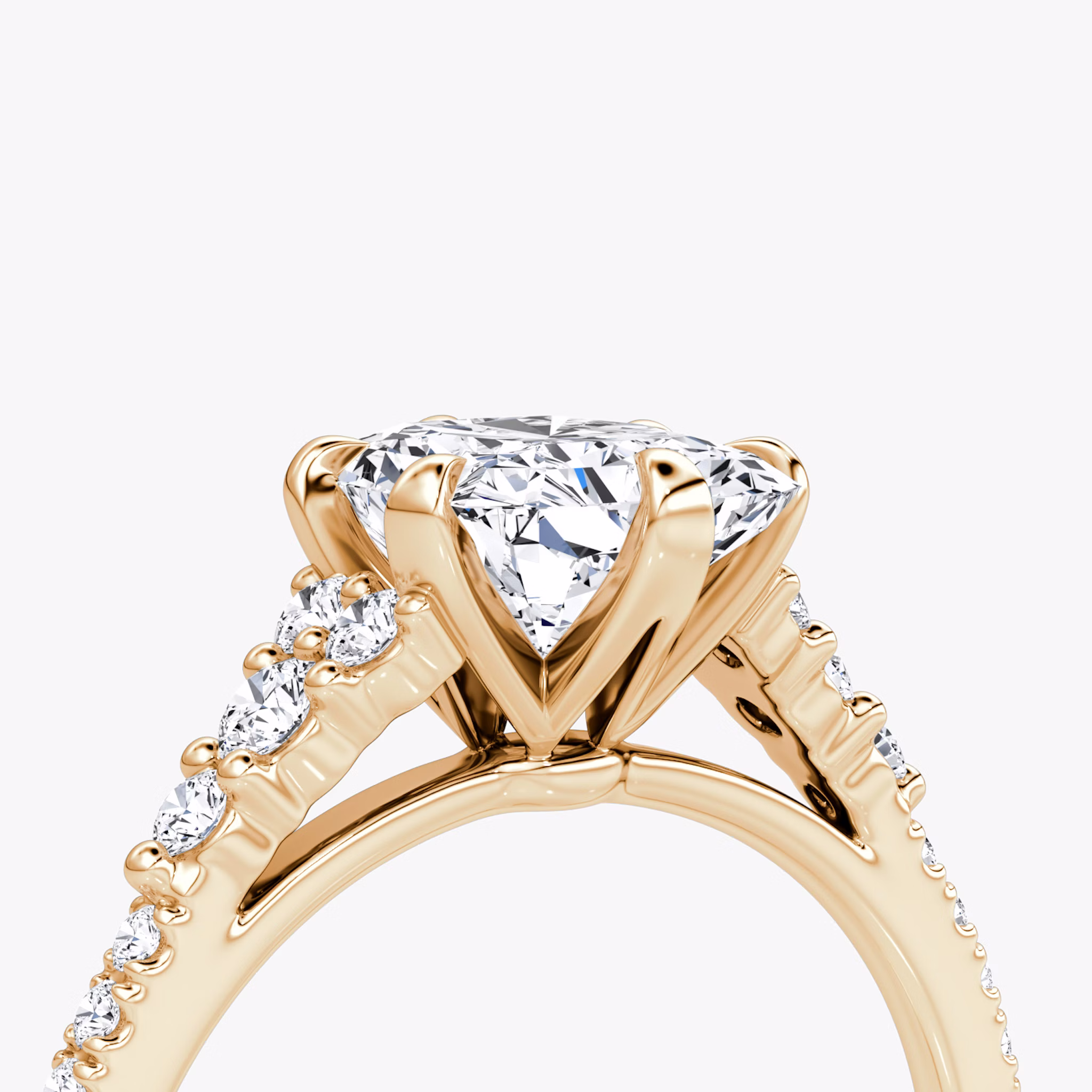 The Round Cluster Heirloom | Radiant | 14k | Roségold | bandAccent: Mit Pavé-Besatz | diamondOrientation: vertical | caratWeight: other