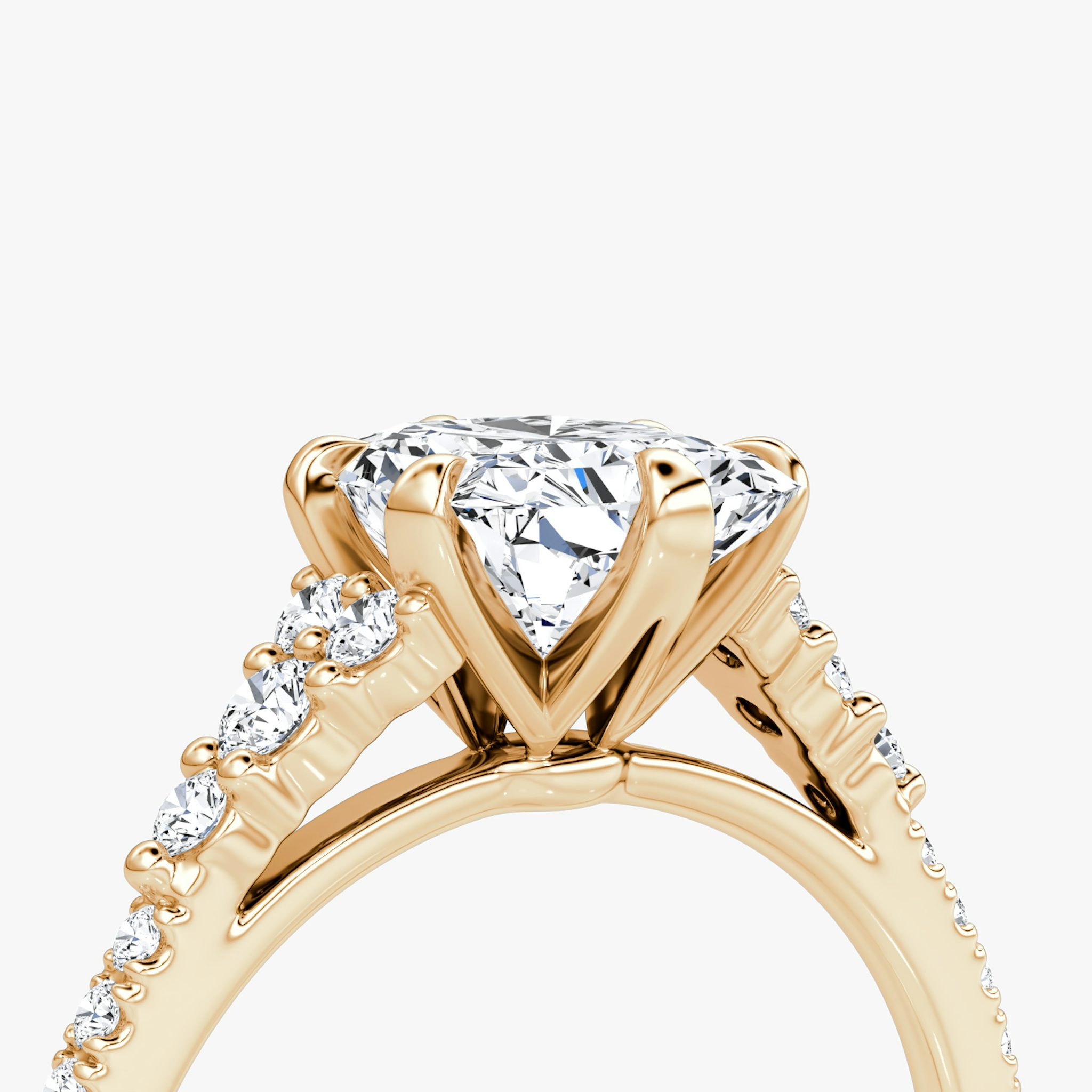 The Round Cluster Heirloom | Radiant | 14k | Roségold | bandAccent: Mit Pavé-Besatz | diamondOrientation: vertical | caratWeight: other