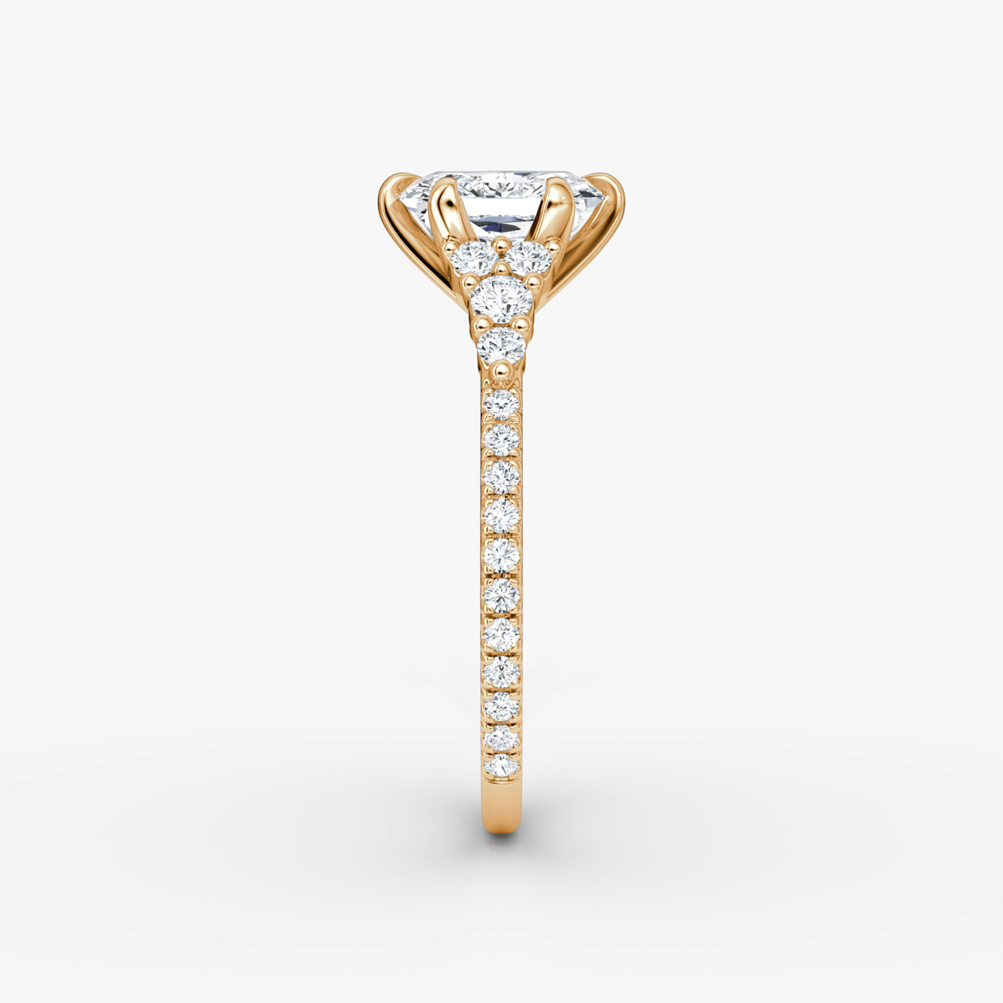 The Round Cluster Heirloom | Radiant | 14k | Roségold | bandAccent: Mit Pavé-Besatz | diamondOrientation: vertical | caratWeight: other