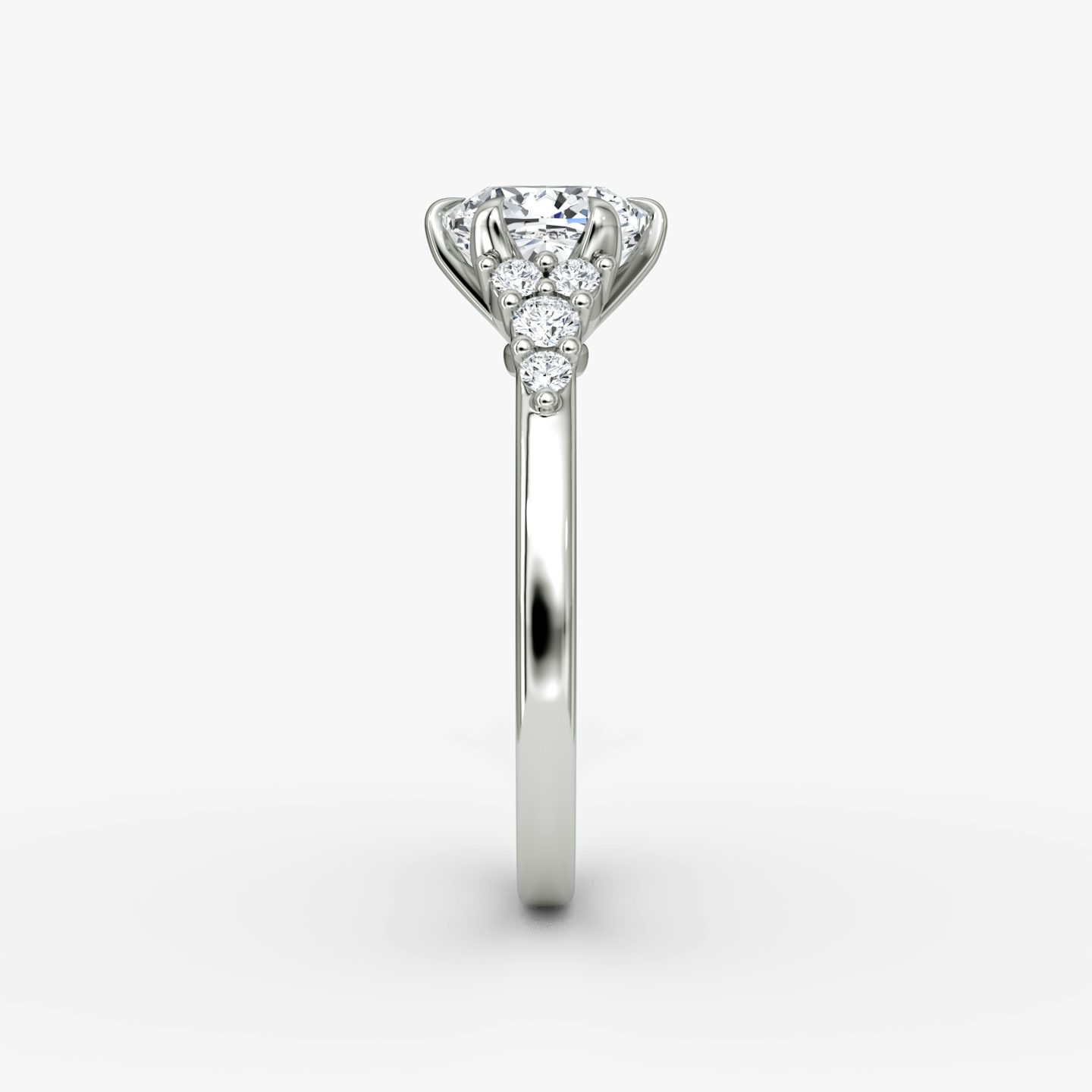 The Round Cluster Heirloom | Cushion | 18k | White Gold | bandAccent: Plain | diamondOrientation: vertical | caratWeight: other