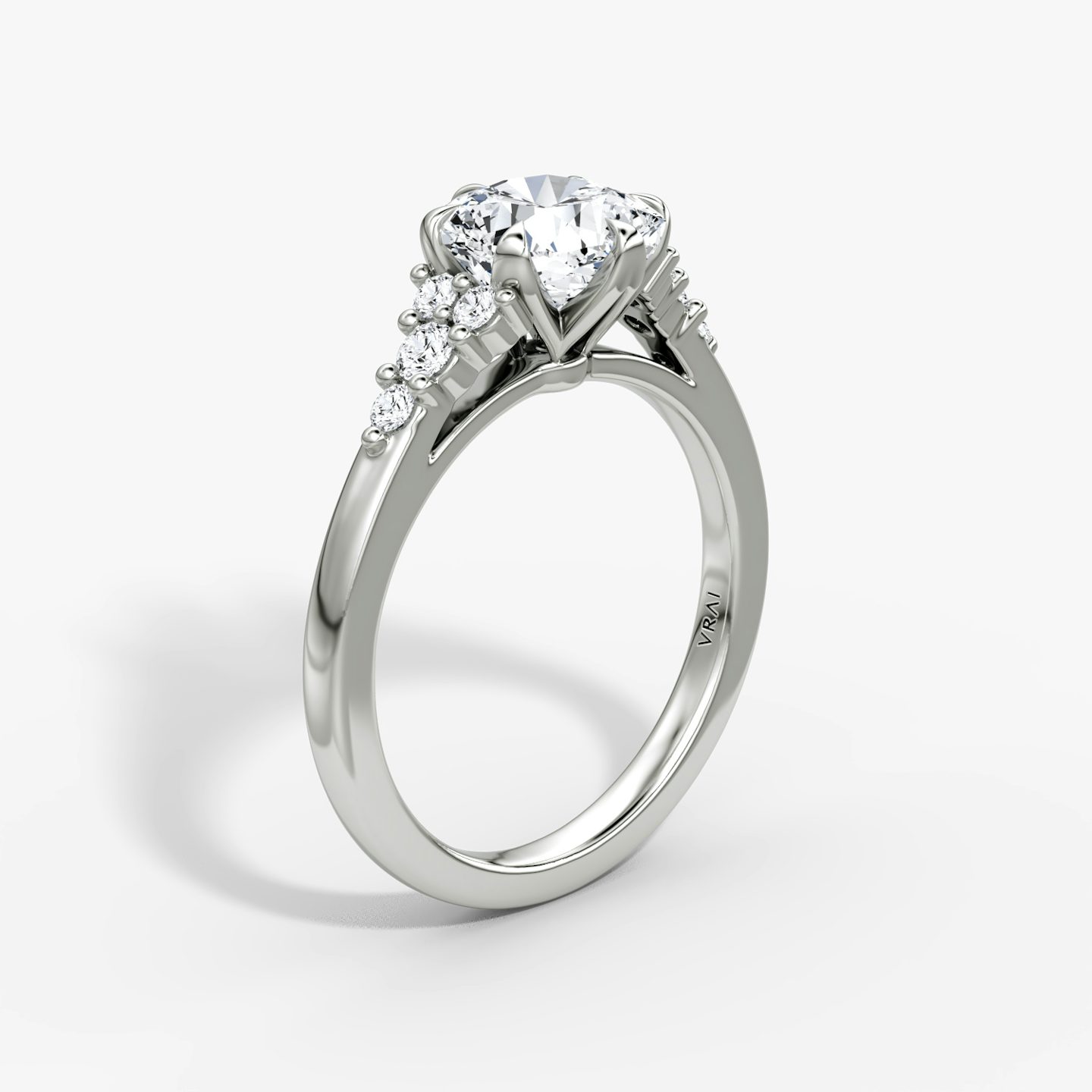 The Round Cluster Heirloom | Cushion | 18k | White Gold | bandAccent: Plain | diamondOrientation: vertical | caratWeight: other