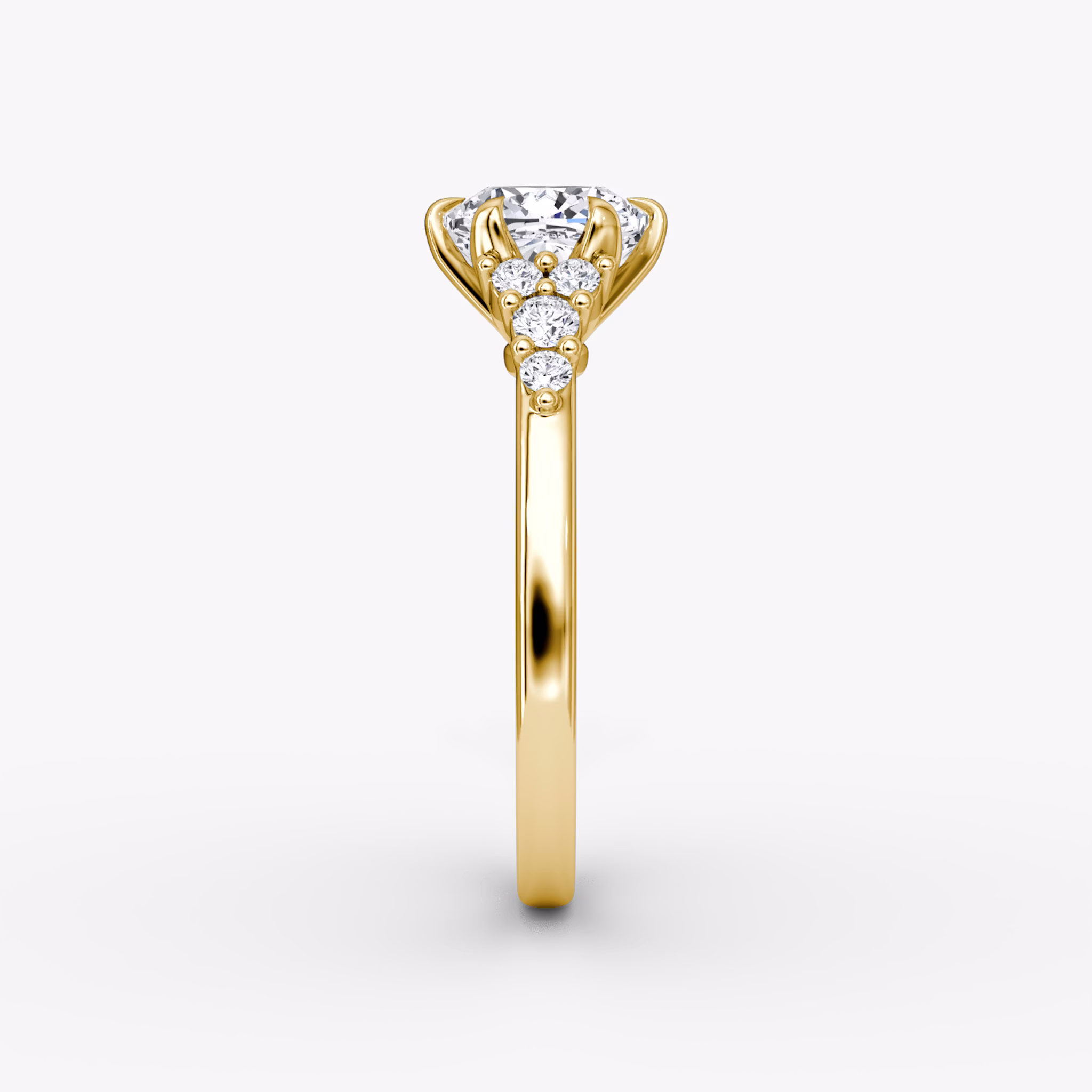 The Round Cluster Heirloom | Cushion | 18k | Gelbgold | bandAccent: Ohne Pavé-Besatz | diamondOrientation: vertical | caratWeight: other