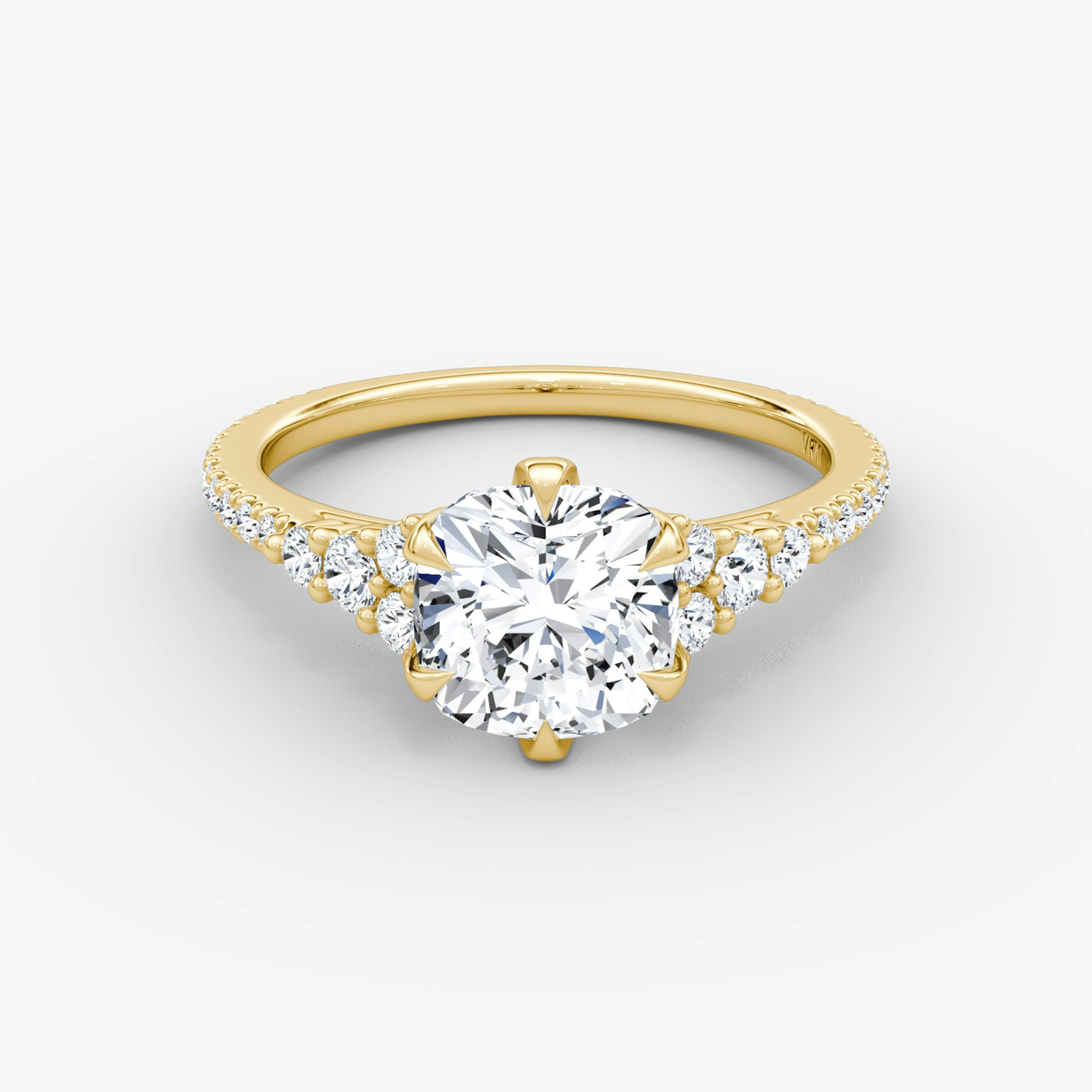 The Round Cluster Heirloom | Cushion | 18k | Gelbgold | bandAccent: Mit Pavé-Besatz | diamondOrientation: vertical | caratWeight: other