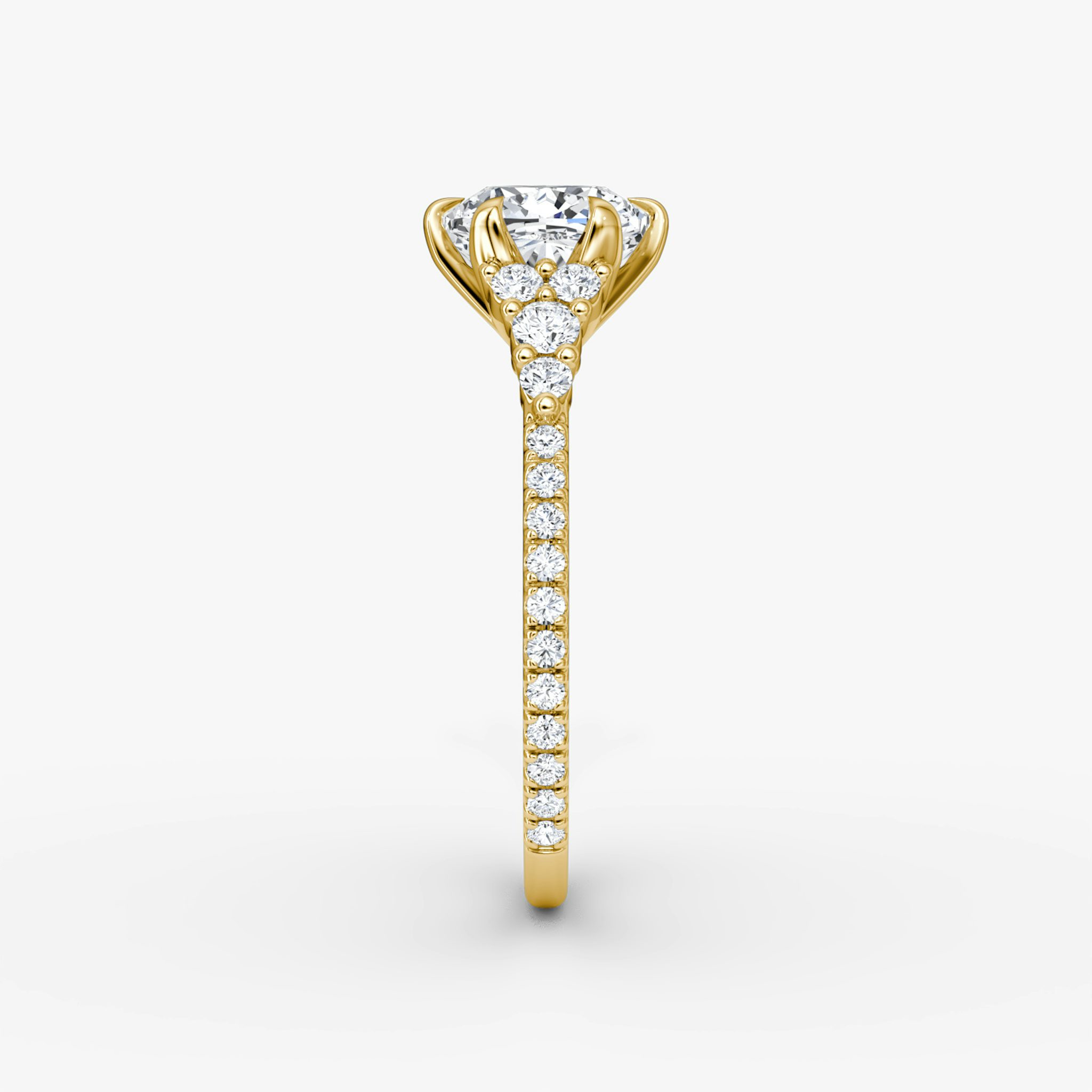 The Round Cluster Heirloom | Cushion | 18k | Gelbgold | bandAccent: Mit Pavé-Besatz | diamondOrientation: vertical | caratWeight: other