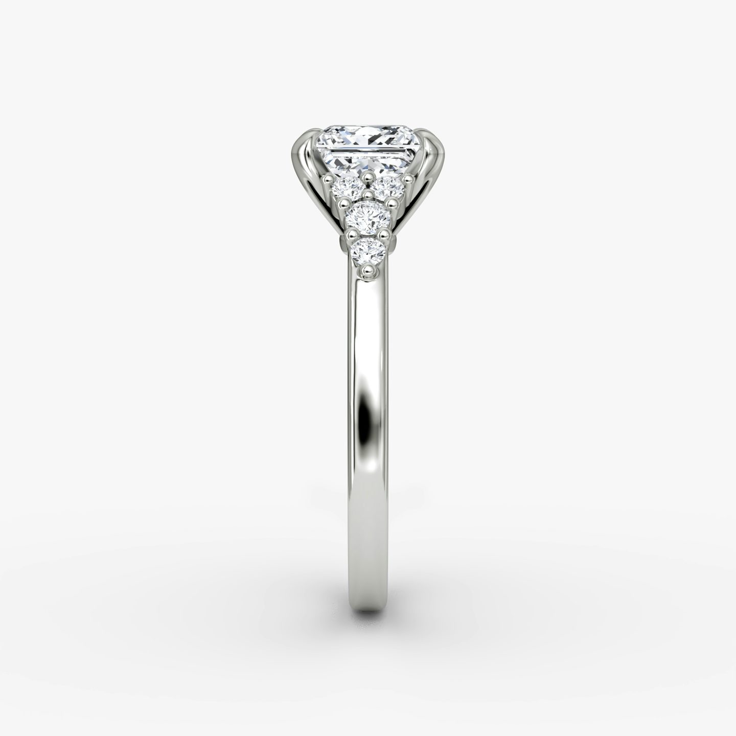 The Round Cluster Heirloom | Princess | 18k | White Gold | bandAccent: Plain | diamondOrientation: vertical | caratWeight: other