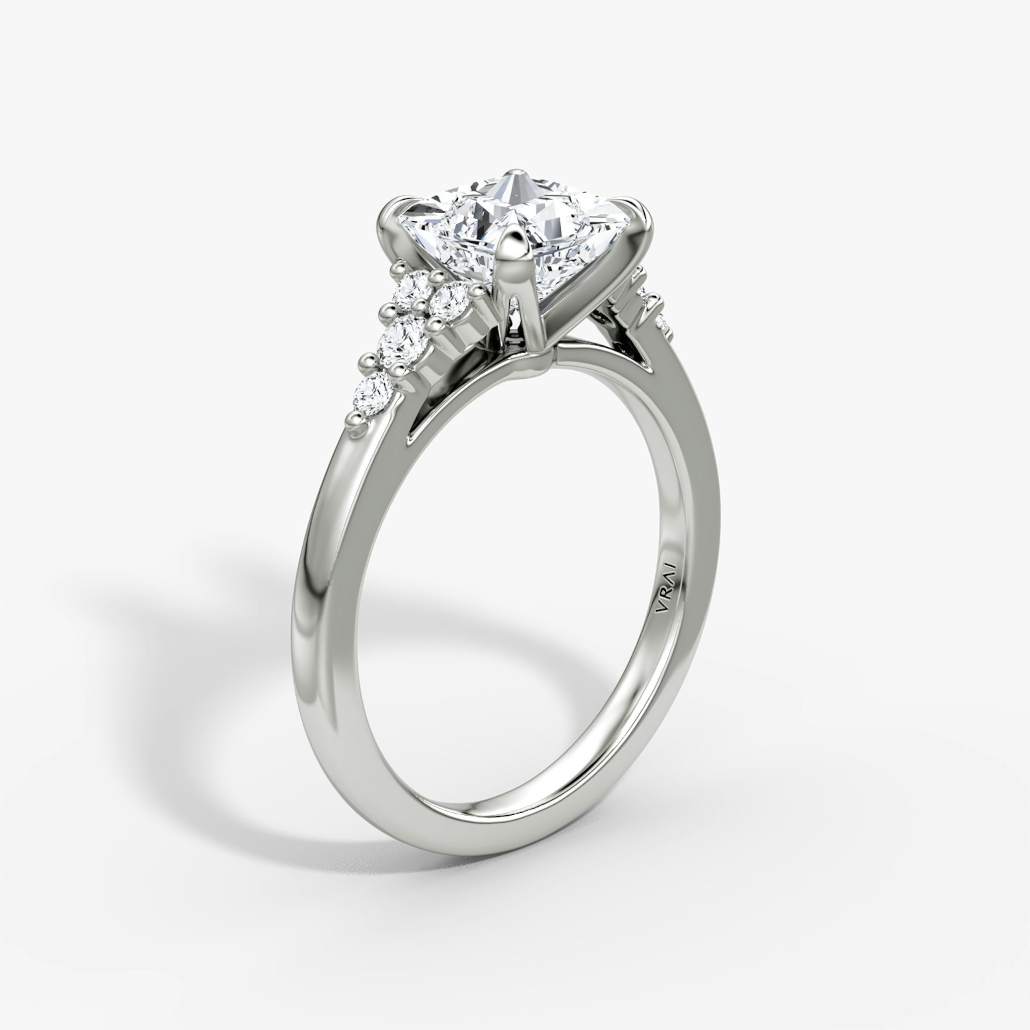 The Round Cluster Heirloom | Princess | 18k | White Gold | bandAccent: Plain | diamondOrientation: vertical | caratWeight: other