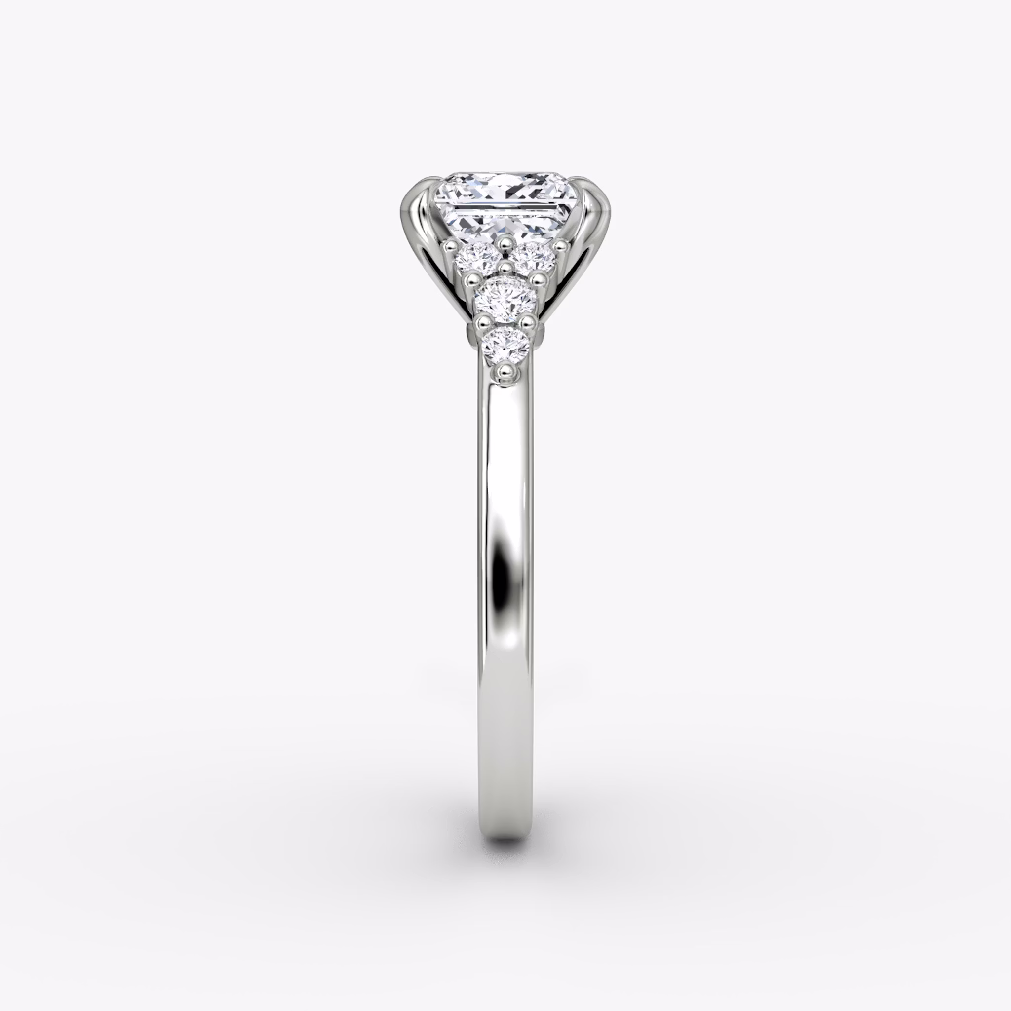 The Round Cluster Heirloom | Princess | Platin | bandAccent: Ohne Pavé-Besatz | diamondOrientation: vertical | caratWeight: other