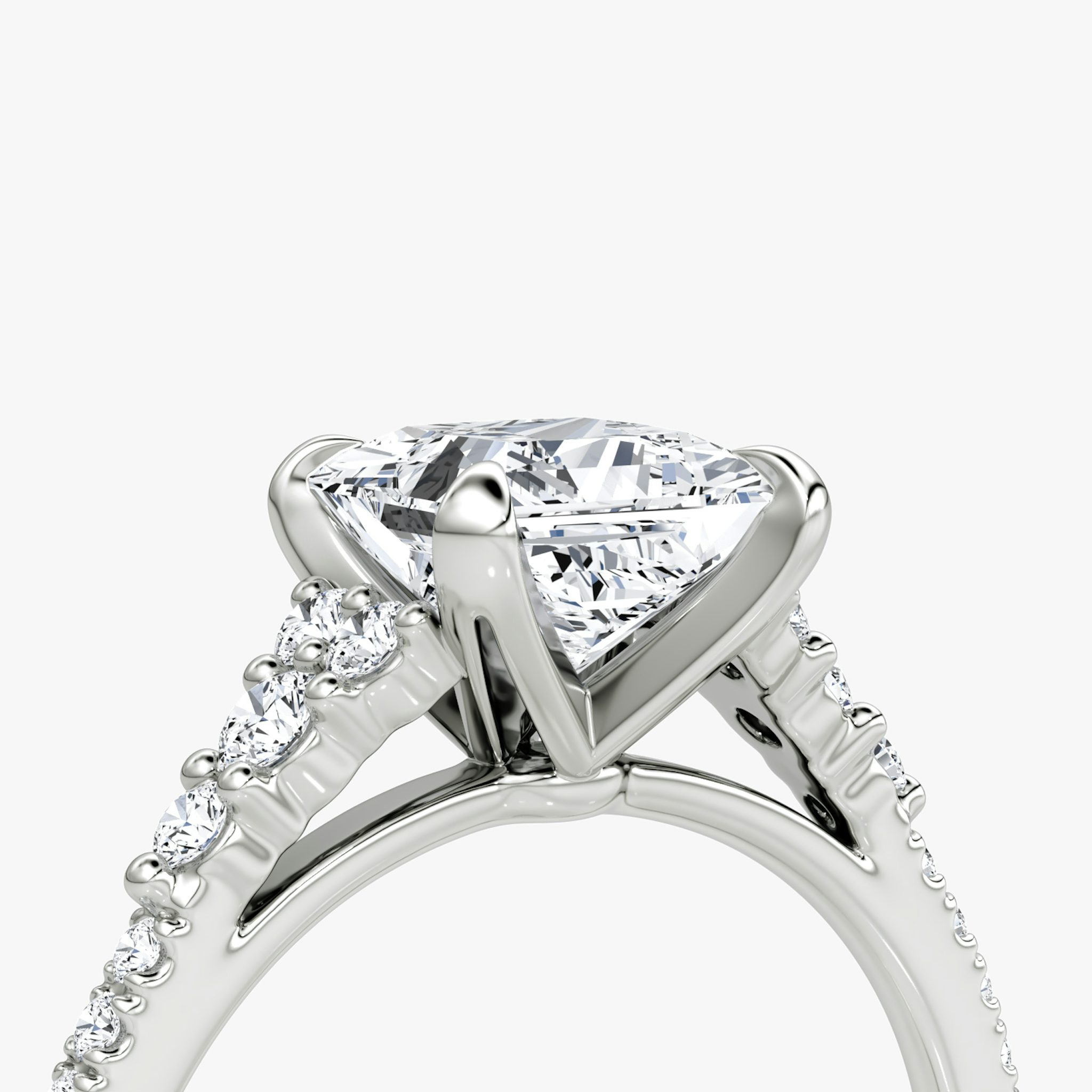 The Round Cluster Heirloom | Princess | 18k | White Gold | bandAccent: Pavé | diamondOrientation: vertical | caratWeight: other