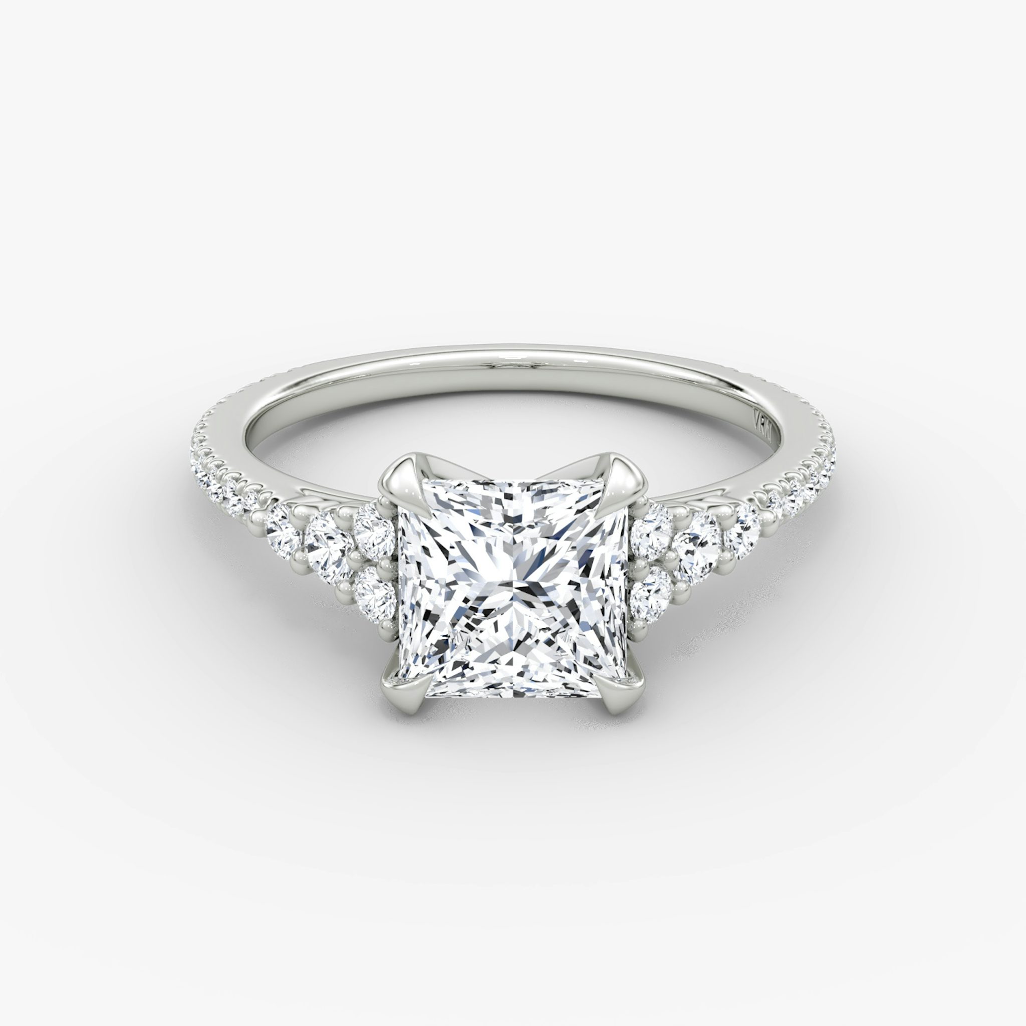 The Round Cluster Heirloom | Princess | 18k | White Gold | bandAccent: Pavé | diamondOrientation: vertical | caratWeight: other