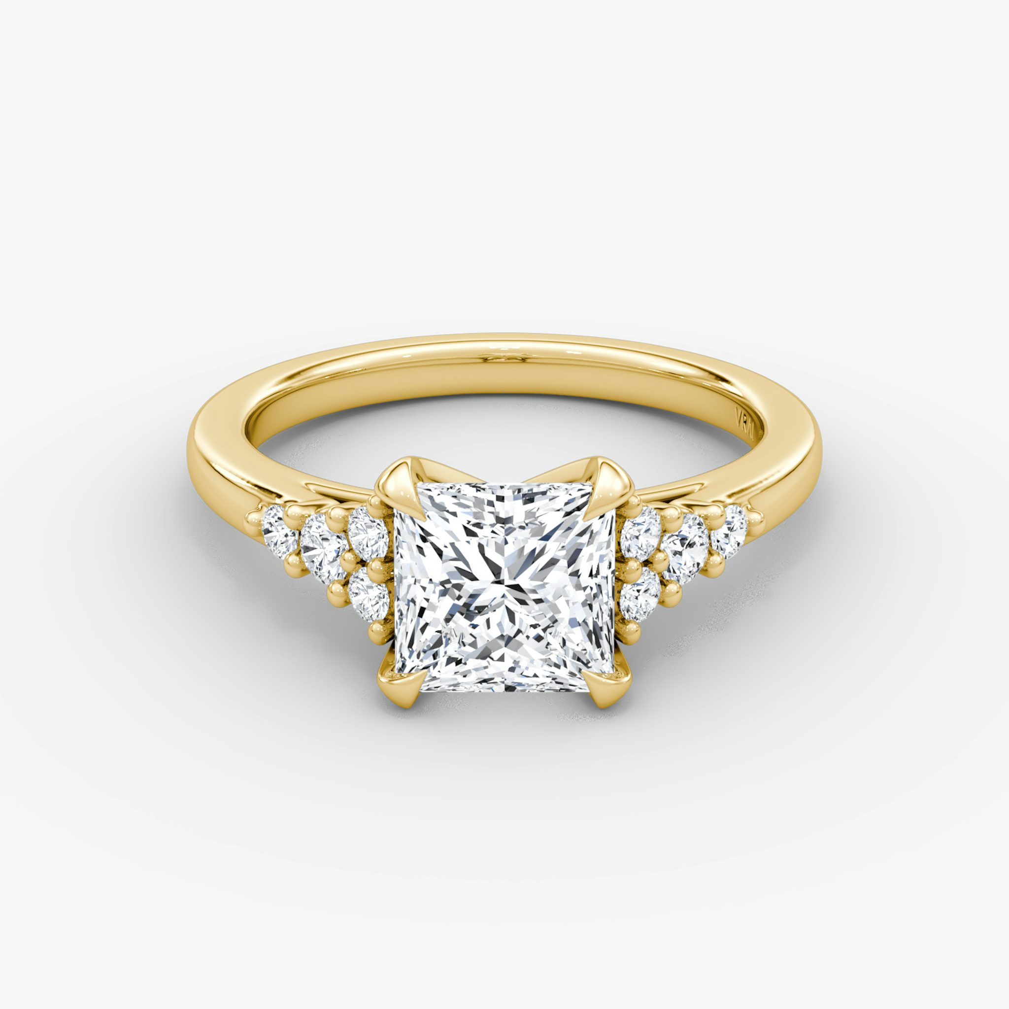 The Round Cluster Heirloom | Princess | 18k | Yellow Gold | bandAccent: Plain | diamondOrientation: vertical | caratWeight: other