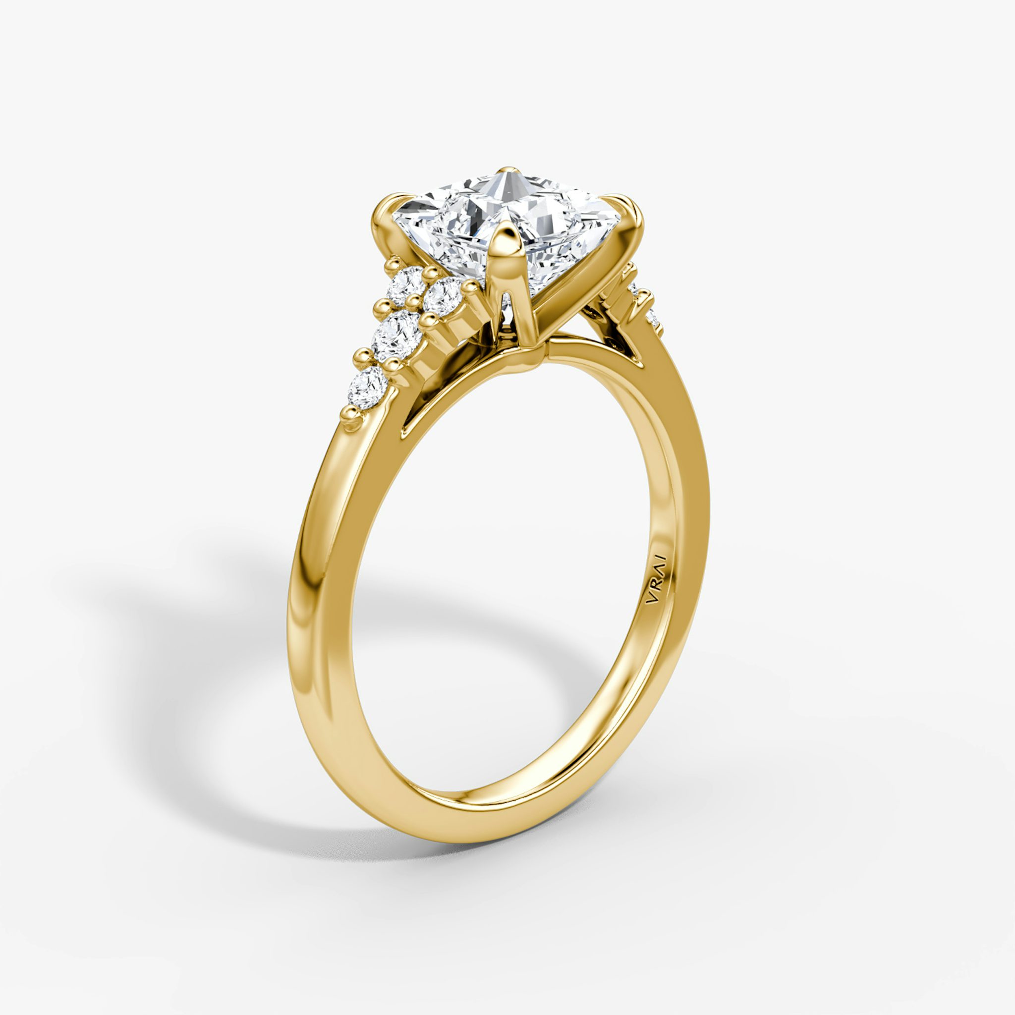 The Round Cluster Heirloom | Princess | 18k | Yellow Gold | bandAccent: Plain | diamondOrientation: vertical | caratWeight: other