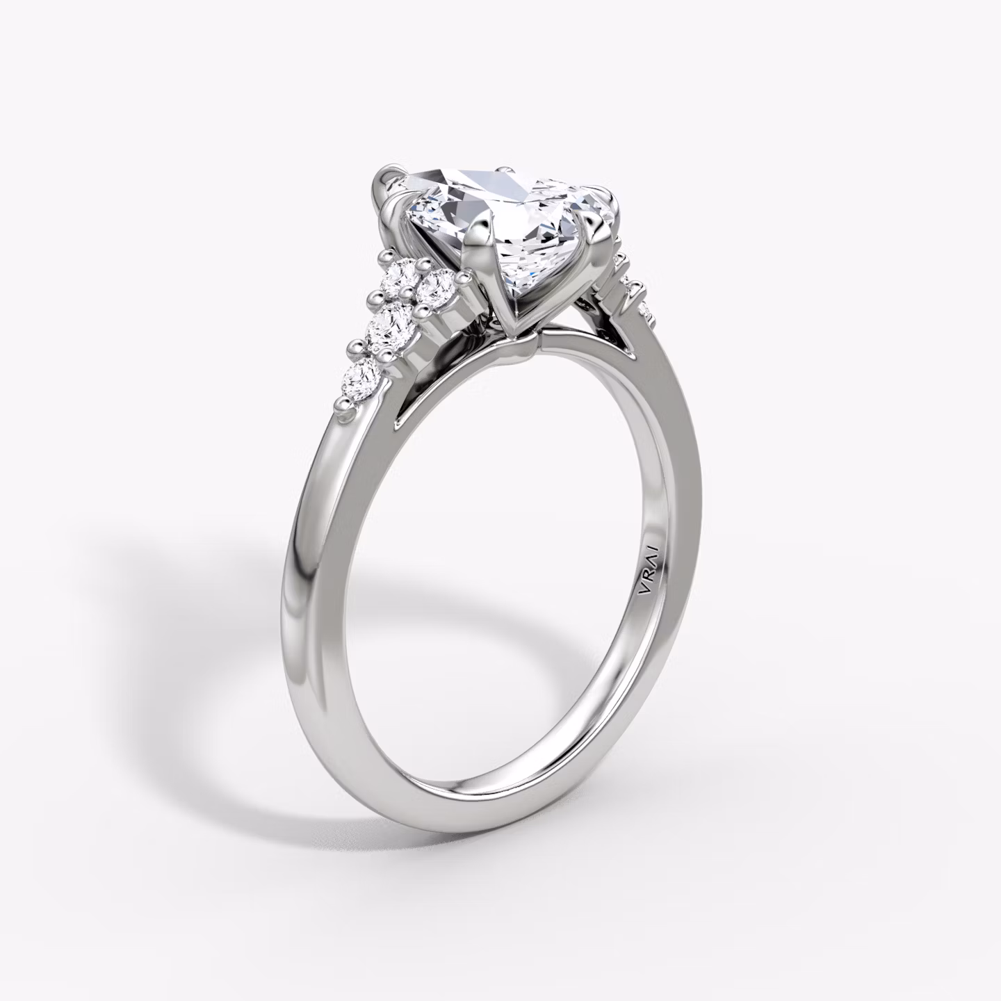 The Round Cluster Heirloom | Pear | 18k | White Gold | bandAccent: Plain | diamondOrientation: vertical | caratWeight: other