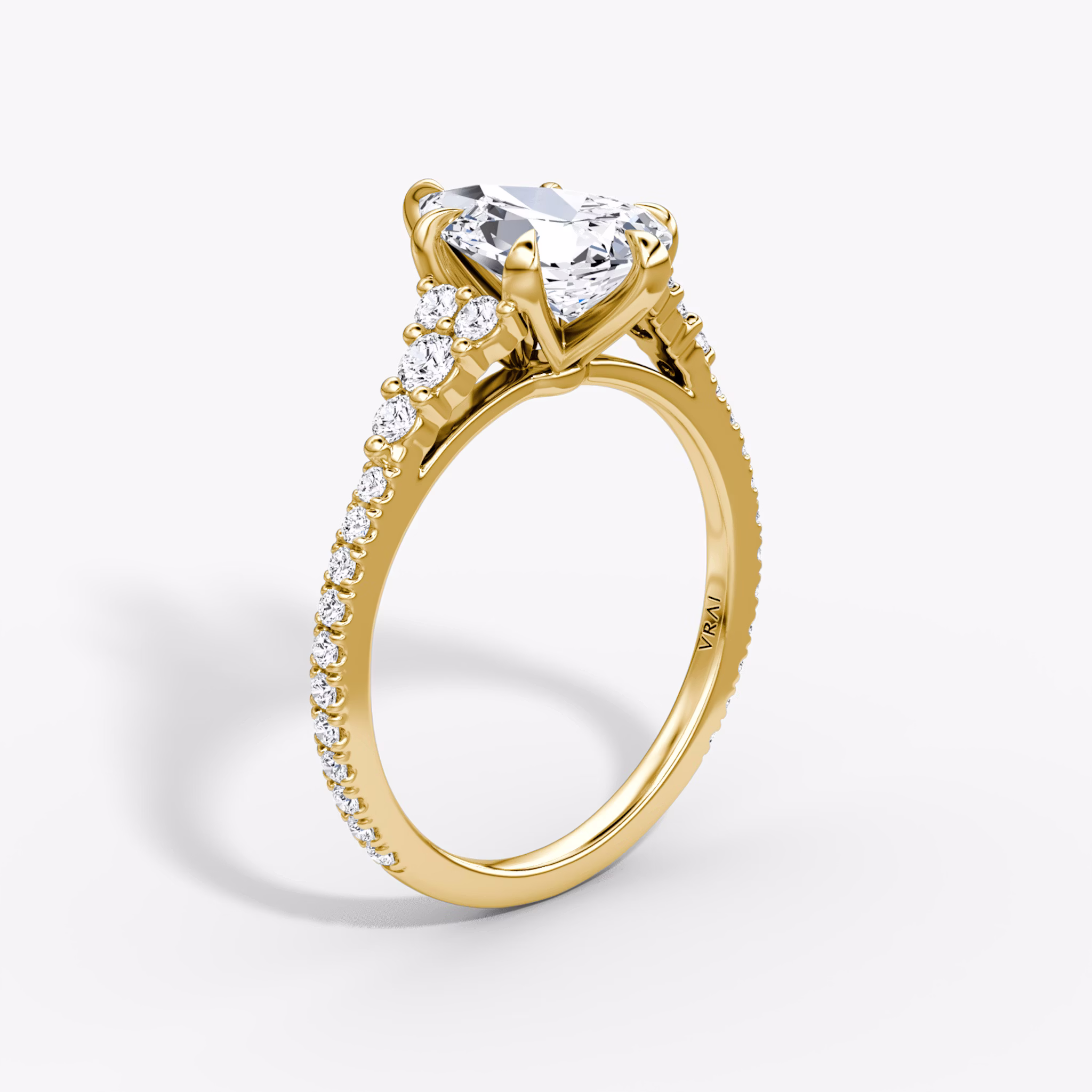 The Round Cluster Heirloom | Tropfen | 18k | Gelbgold | bandAccent: Mit Pavé-Besatz | diamondOrientation: vertical | caratWeight: other