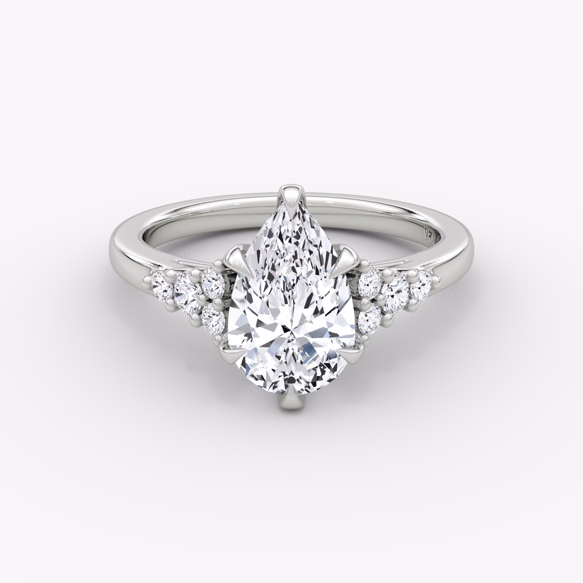 The Round Cluster Heirloom | Tropfen | Platin | bandAccent: Ohne Pavé-Besatz | diamondOrientation: vertical | caratWeight: other