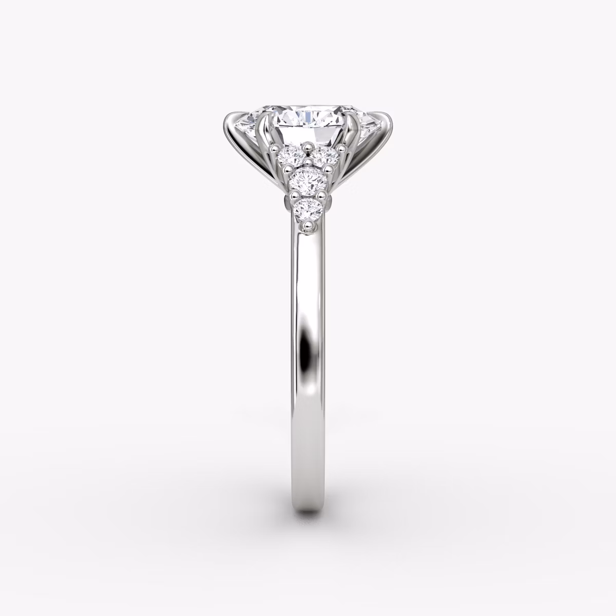 Anillo de compromiso Round Cluster Heirloom | Oval | Platino | bandAccent: Simple | diamondOrientation: vertical | caratWeight: other