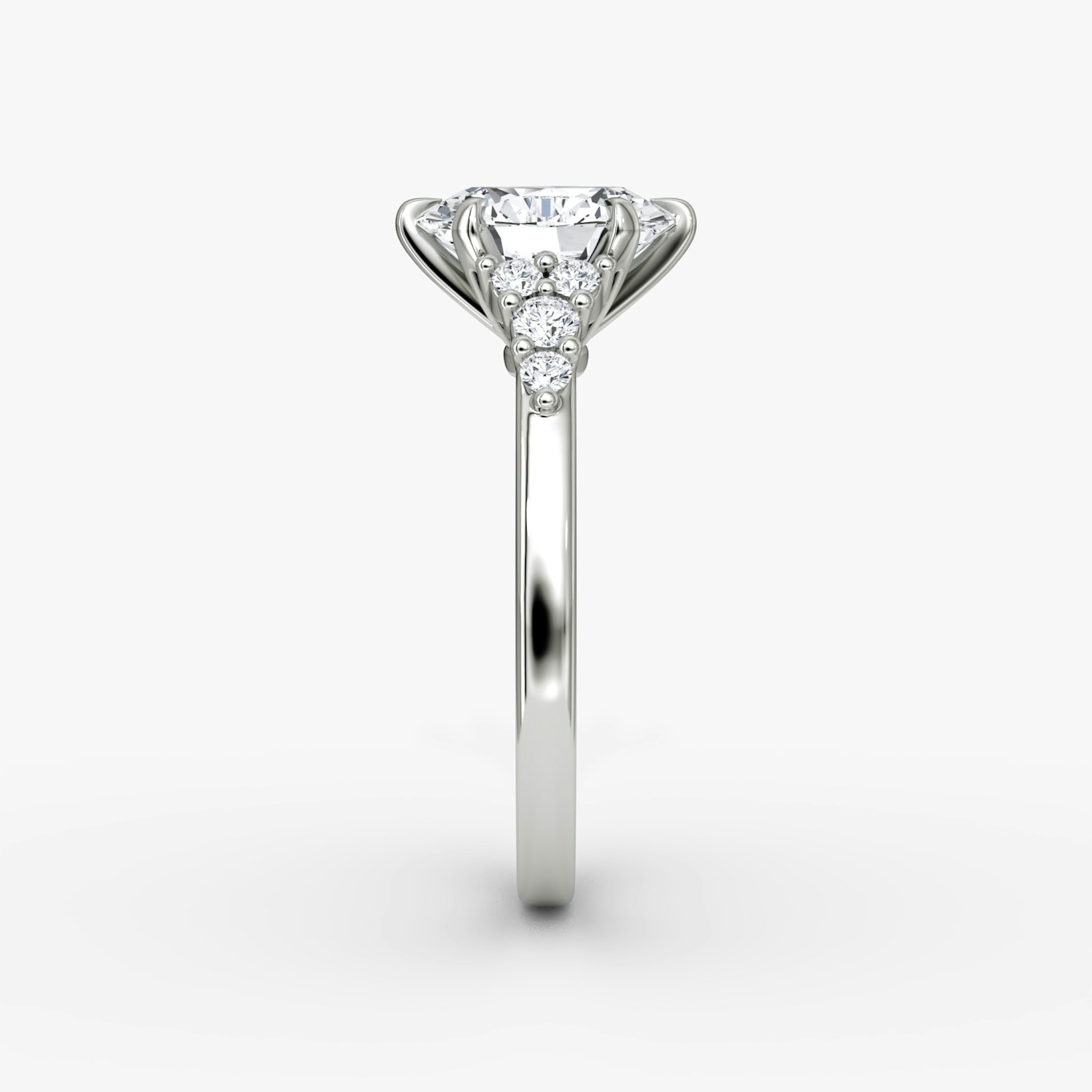 The Round Cluster Heirloom | Oval | Platinum | bandAccent: Plain | diamondOrientation: vertical | caratWeight: other