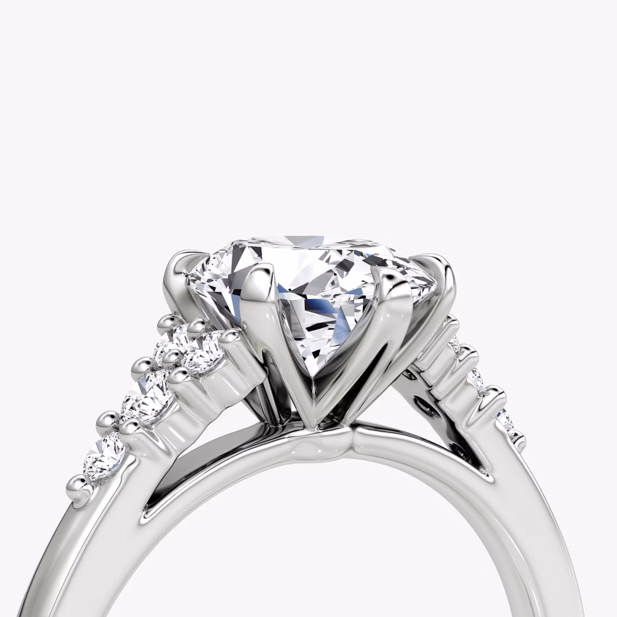 Anillo de compromiso Round Cluster Heirloom | Oval | Platino | bandAccent: Simple | diamondOrientation: vertical | caratWeight: other